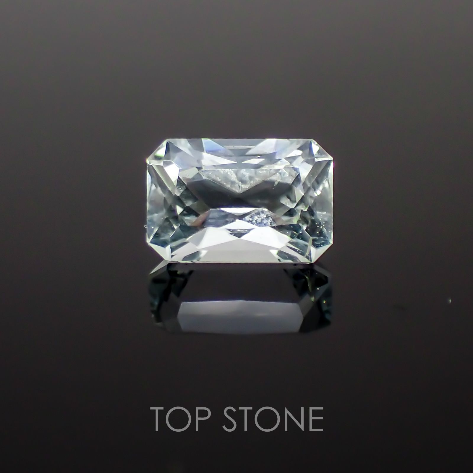 アクアマリン(宝石名アクアマリン) ナイジェリア産 1.08ct 識別済[19111502]7.5×5.1mm前後