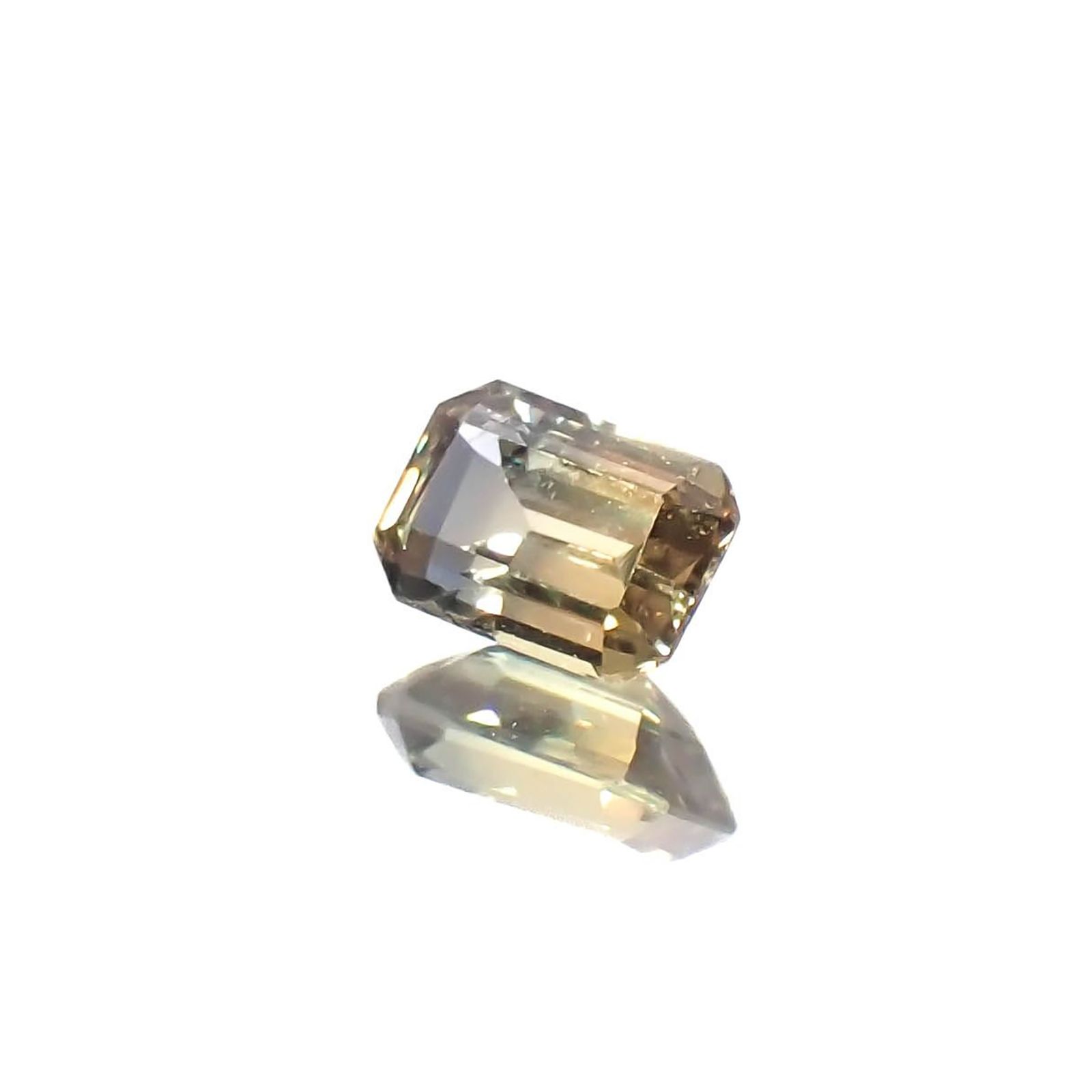 バイカラーサファイア マダガスカル/タンザニア産 0.19ct / 3.7x2.5mm前後 [230321020]