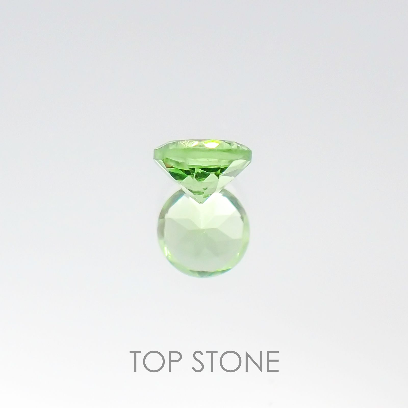 ミントガーネット ケニア産 ルース 0.35ct[20106116]4.3×4.2mm前後