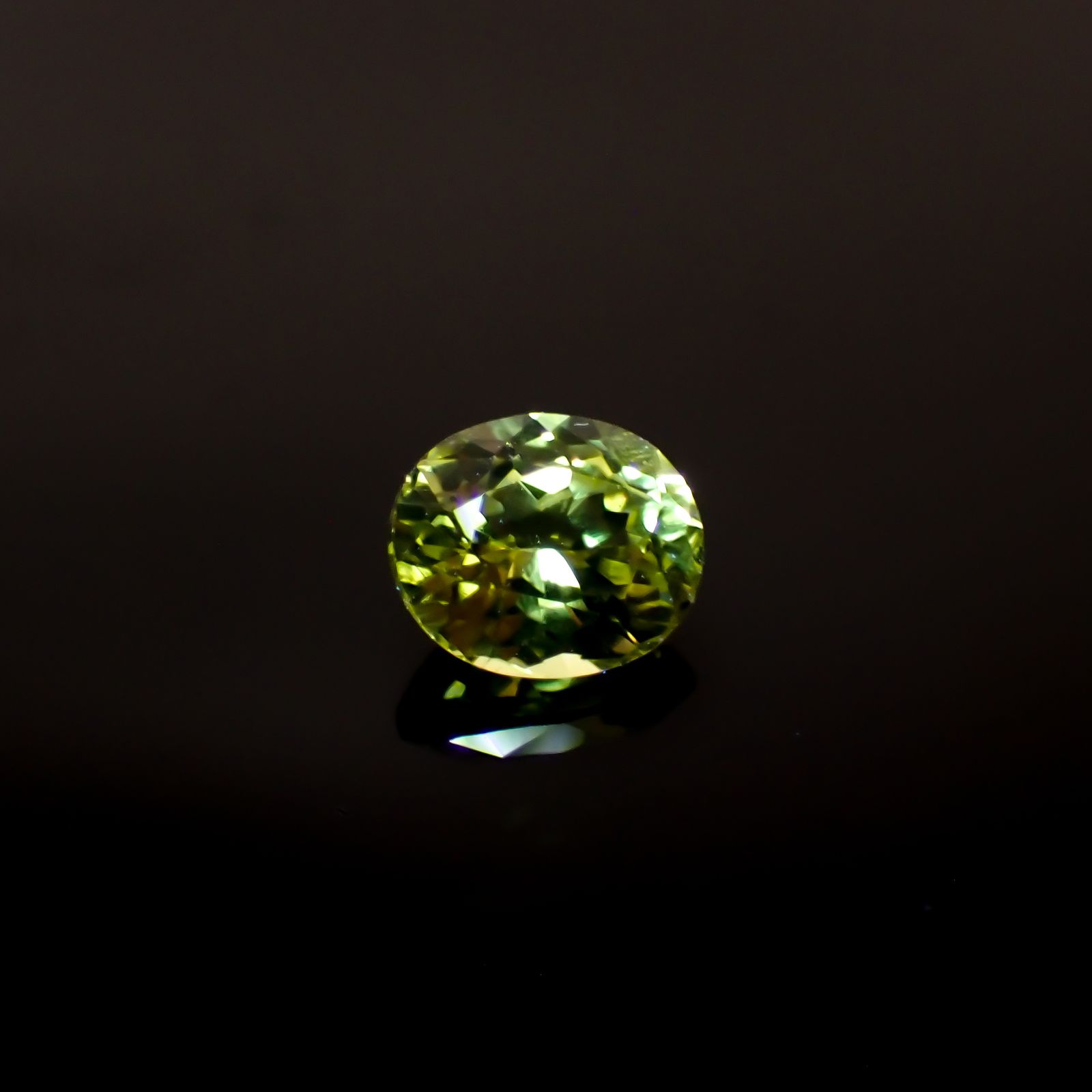 マリガーネット(宝石名グロッシュラー アンドラダイト・ガーネット)マリ共和国産 0.68ct 識別済[231224572]5.7x4.9mm前後