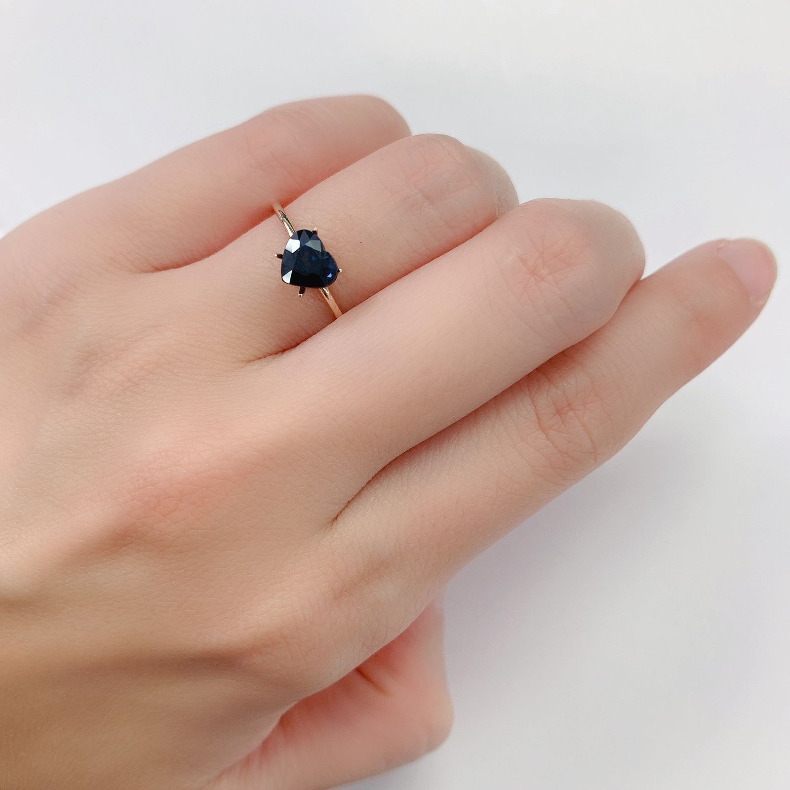 コバルトブルースピネル(宝石名ブルー・スピネル)スリランカ産 1.155ct ソ付(日独)[220113829]5.7x6.51mm前後