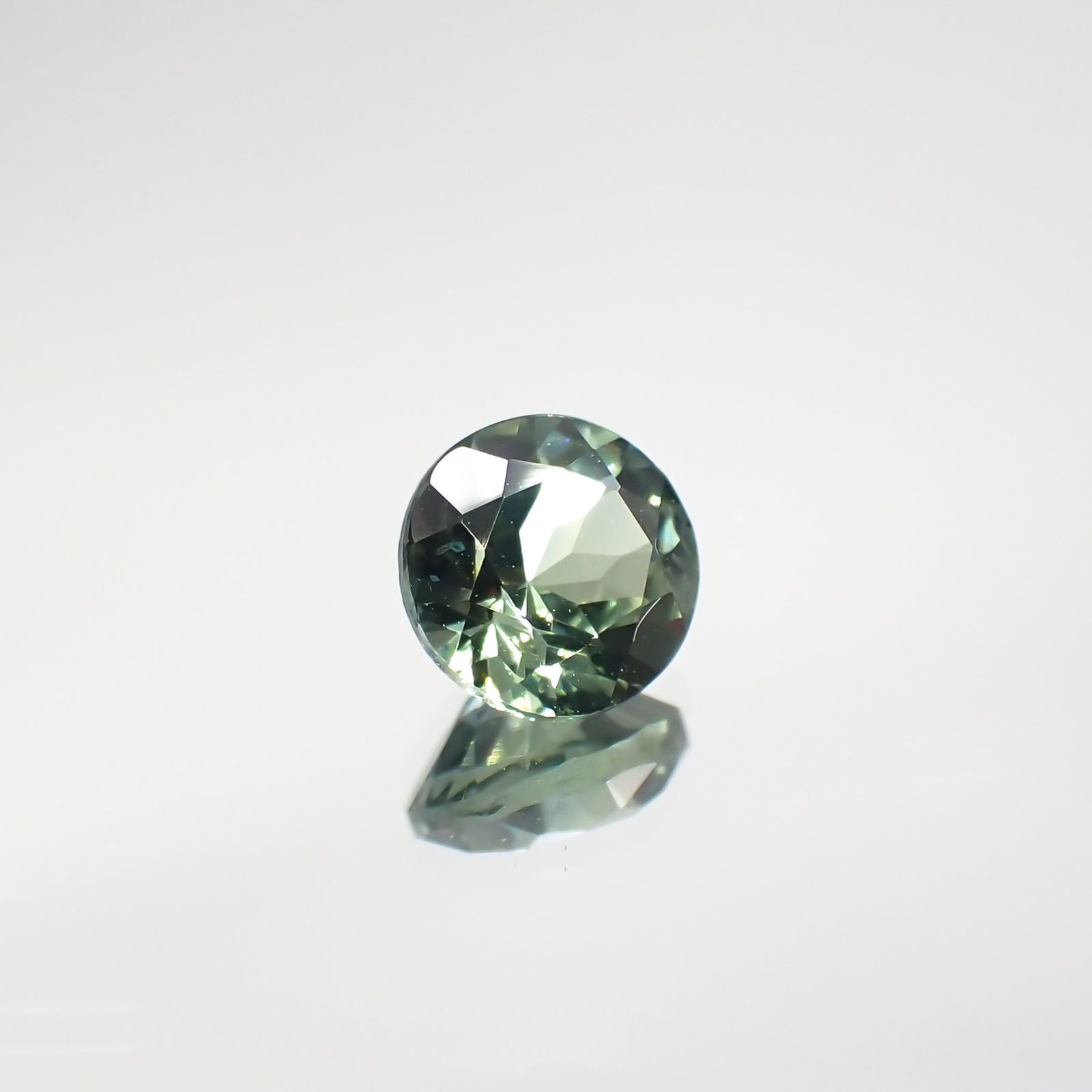 モンタナサファイア(宝石名サファイア) アメリカ・モンタナ州産 0.76ct 識別済[210712110]5.1×5.1mm前後