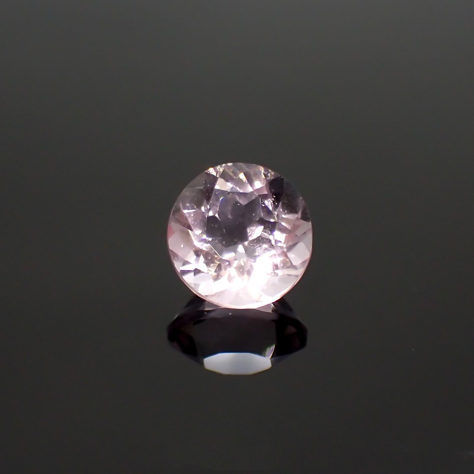 ピンクフローライト(宝石名フルオライト)ブラジル産 3.33ct 識別済[220115132]9.1x9mm前後