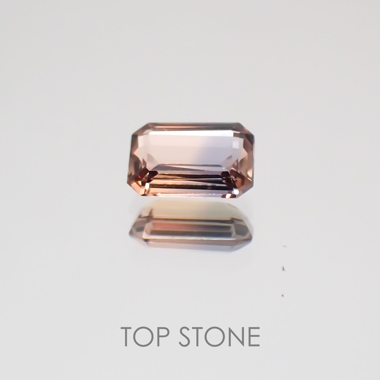 バイカラーサファイア(宝石名バイカラー・サファイア) タンザニア産 0.28ct 識別済[21029758]4.5×3.2mm前後