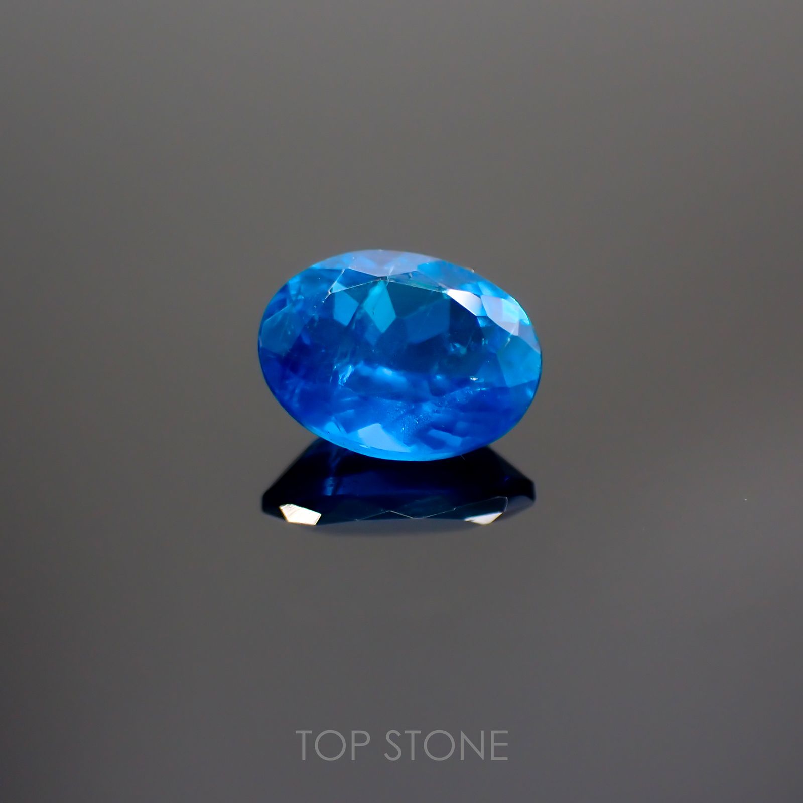 ネオンブルーアパタイト(宝石名アパタイト) マダガスカル産 1.27ct 識別済[211013057]8×6.1mm前後
