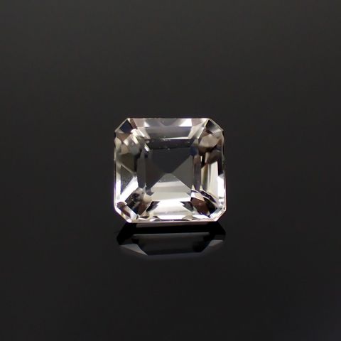 フェナカイト(宝石名フェナカイト)ブラジル産 1.062ct ソ付(彩珠)[221018577]6.1x5.9mm前後