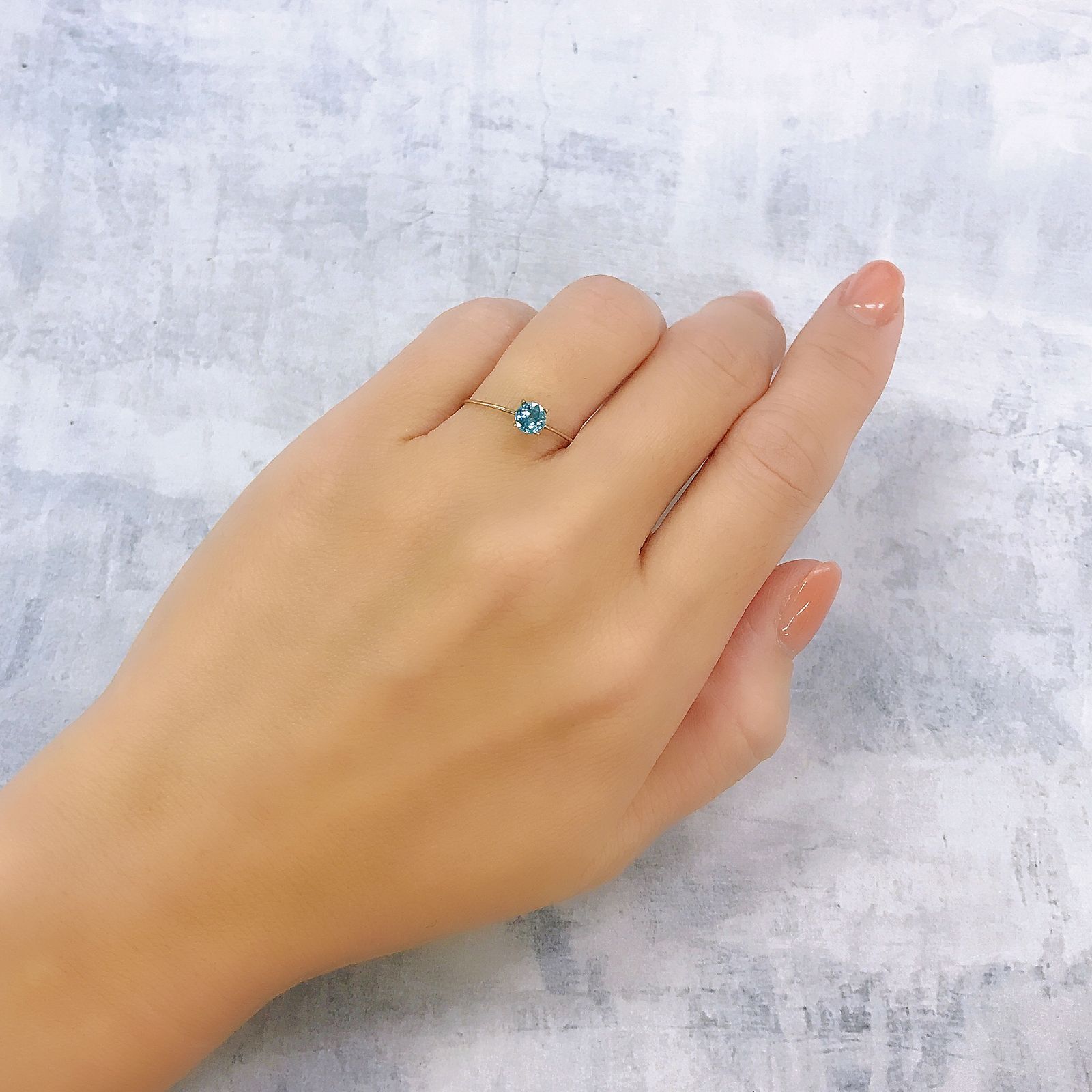 ブルージルコン(宝石名ジルコン)カンボジア産 0.59ct 識別済[220817505]4.5x4.4mm前後