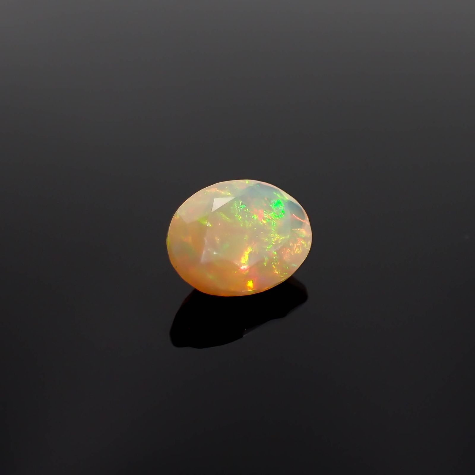 エチオピアオパール(宝石名オパール)エチオピア産 1.59ct 識別済[230521989]10.3x7.8mm前後