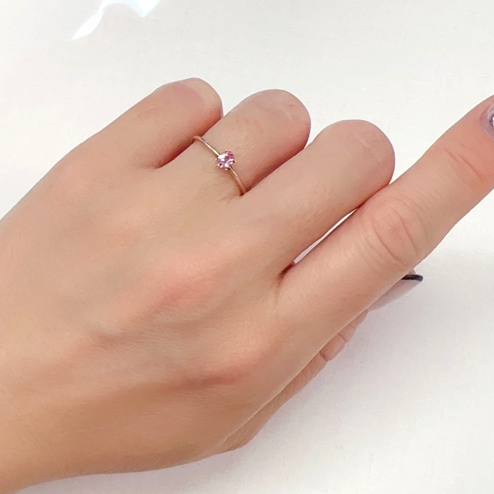 ネオンピンクサファイア スリランカ産 0.18ct[240226294]4x3mm前後