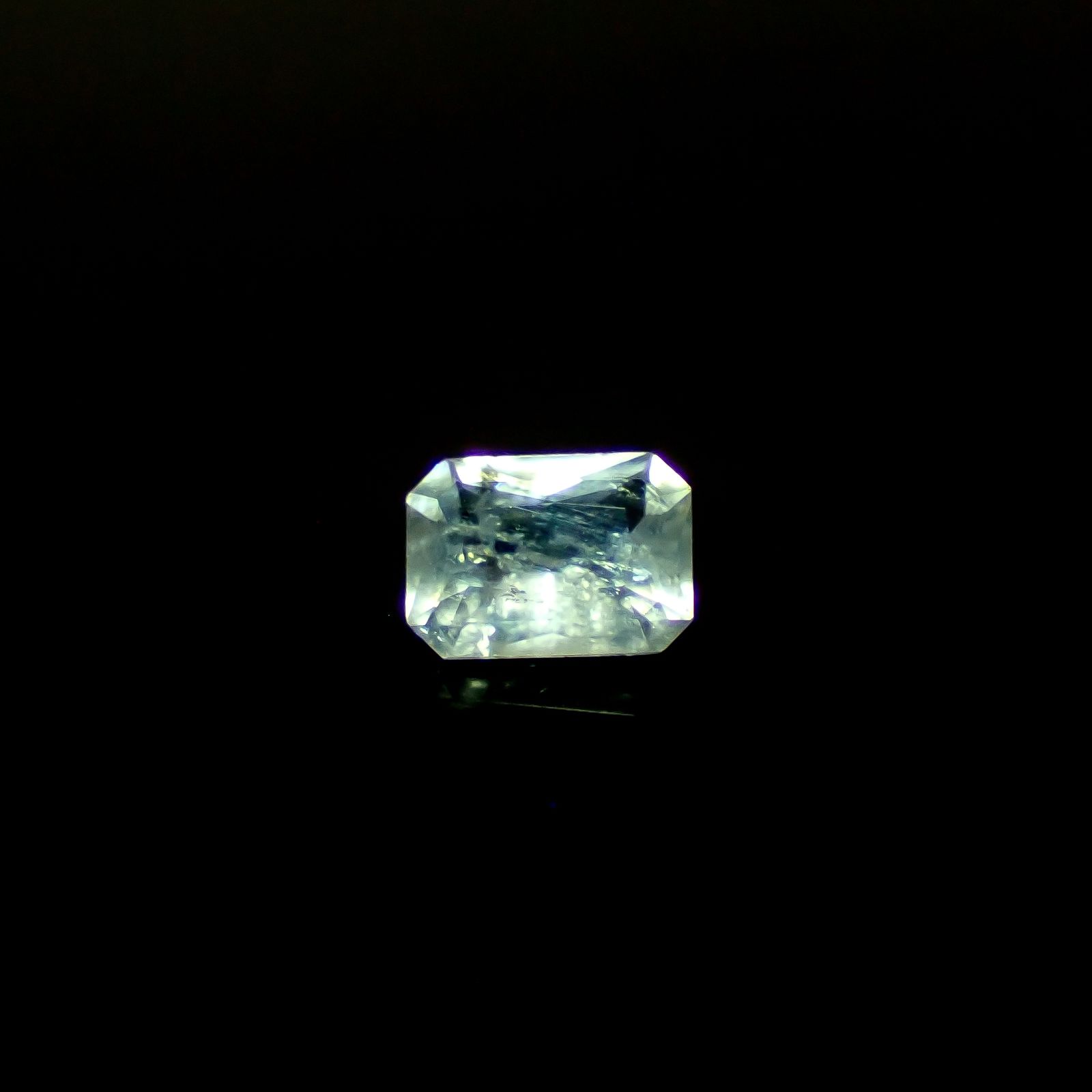 カタプレイアイト(宝石名カタプレイアイト)カナダ産 0.349ct ソ付(日独)[250830963]5.29x3.84mm前後