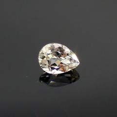 リューコガーネット(宝石名ホワイト グロッシュラー・ガーネット) ビルマ産 0.498ct ソ付(彩珠)[210711727]5.5×4mm前後
