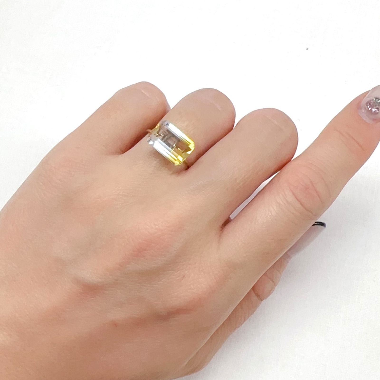 バイカラーシトリン ブラジル・ミナスジェライス州産 3.72ct[240326450]11.9x8mm前後