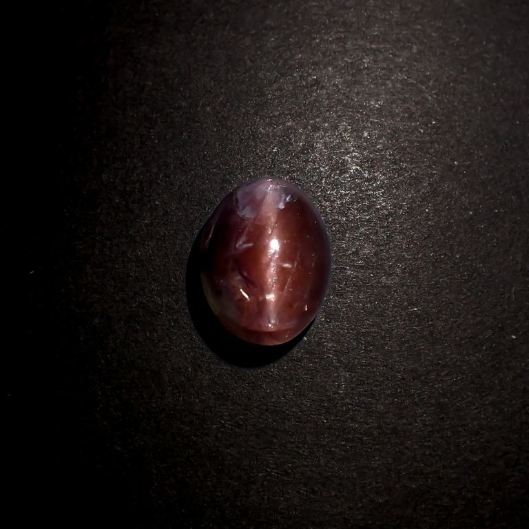 ブラッドショットアイオライトキャッツアイ(宝石名コーディエライト・キャッツアイ)インド産 5.178ct ソ付(彩珠)[221119075]11.9x9.4mm前後
