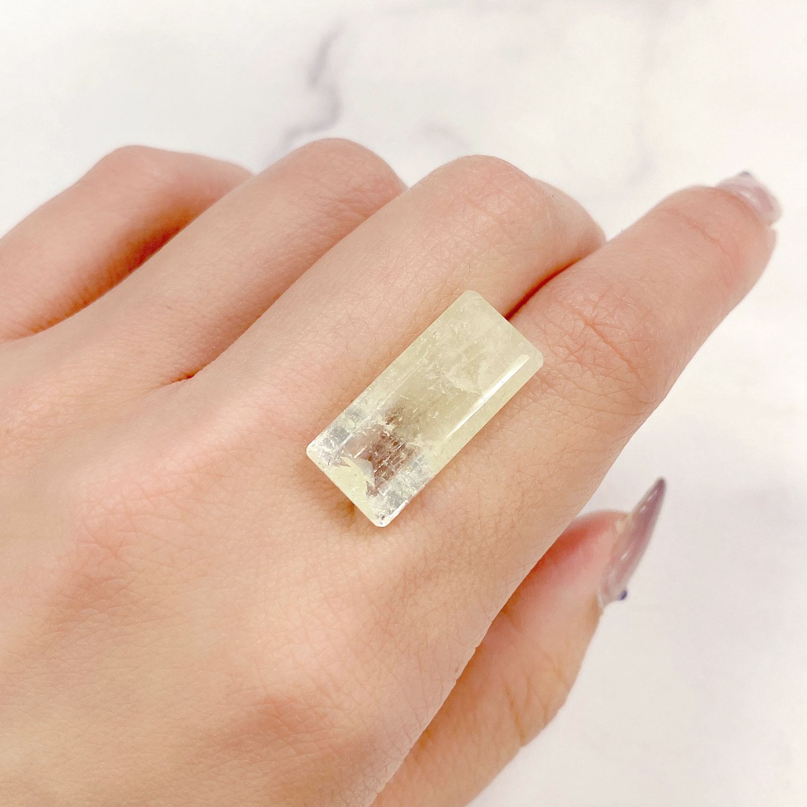 サルファーインクォーツ ブラジル産 12.08ct[231124309]22.1x10mm前後