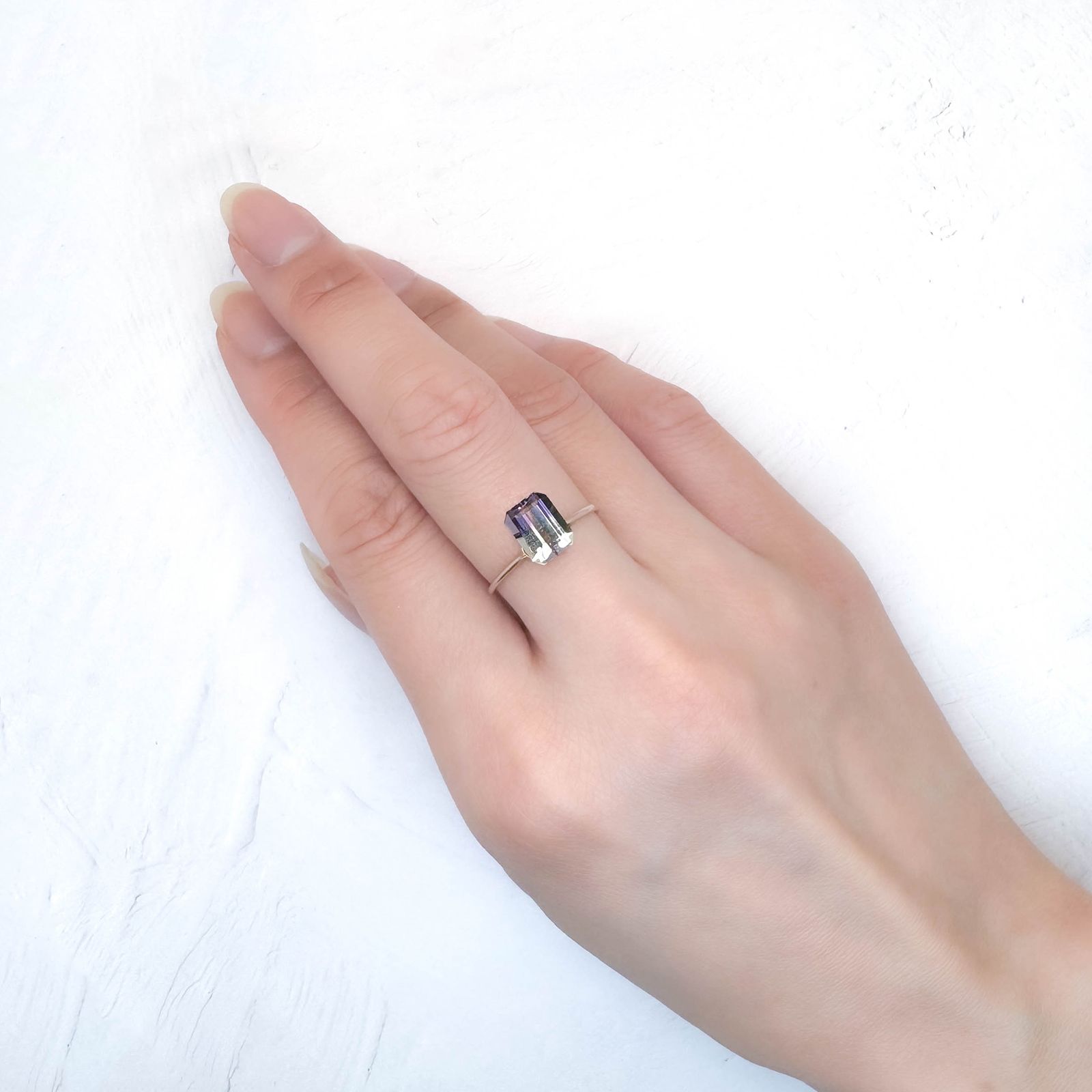 アワーグラスアメジスト モロッコ産 1.74ct / 8.1x6.2mm前後 [251031280]