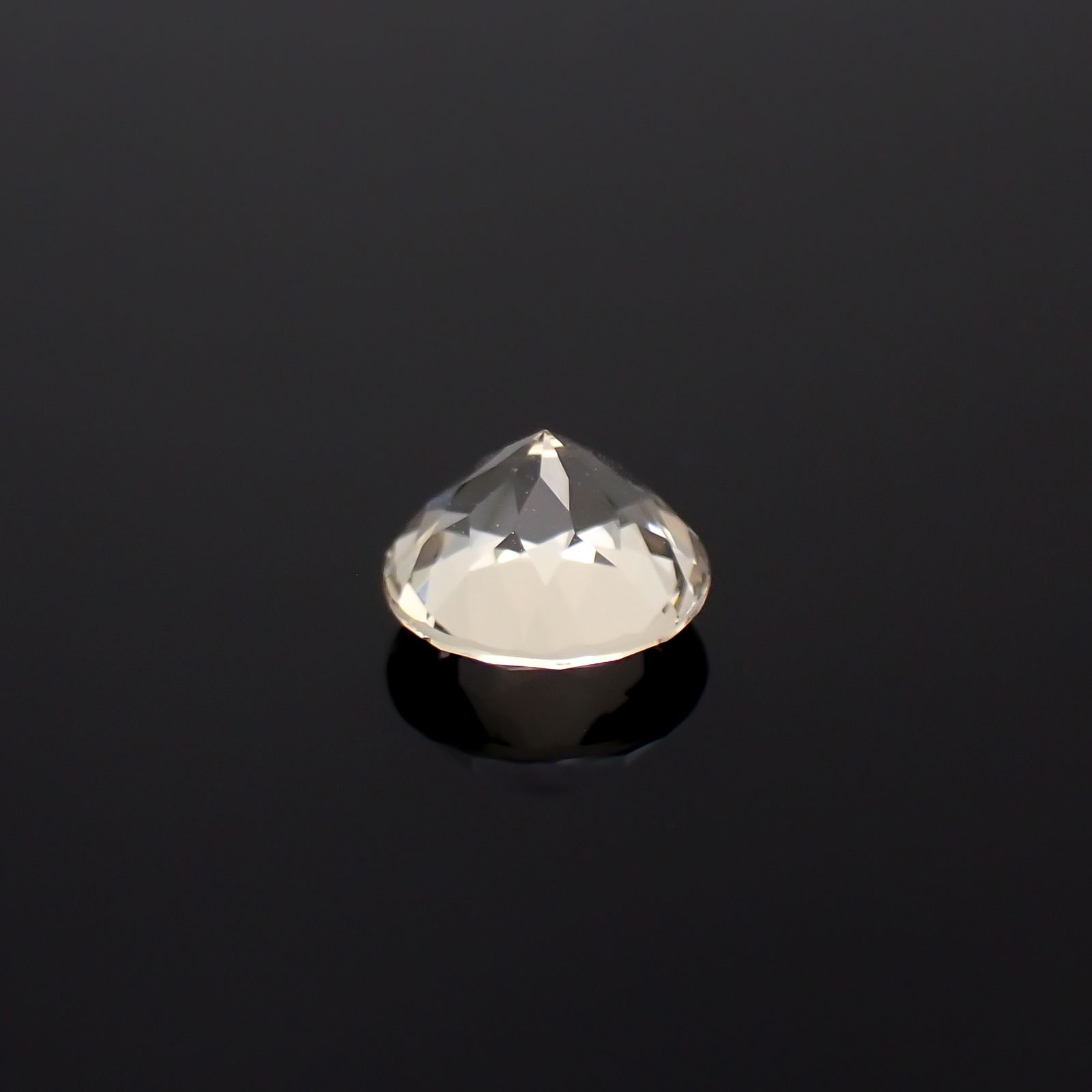 含バリウム・サニディン(宝石名サニディン)ドイツ産 1.38ct 識別済[231224971]7.4x7.4mm前後
