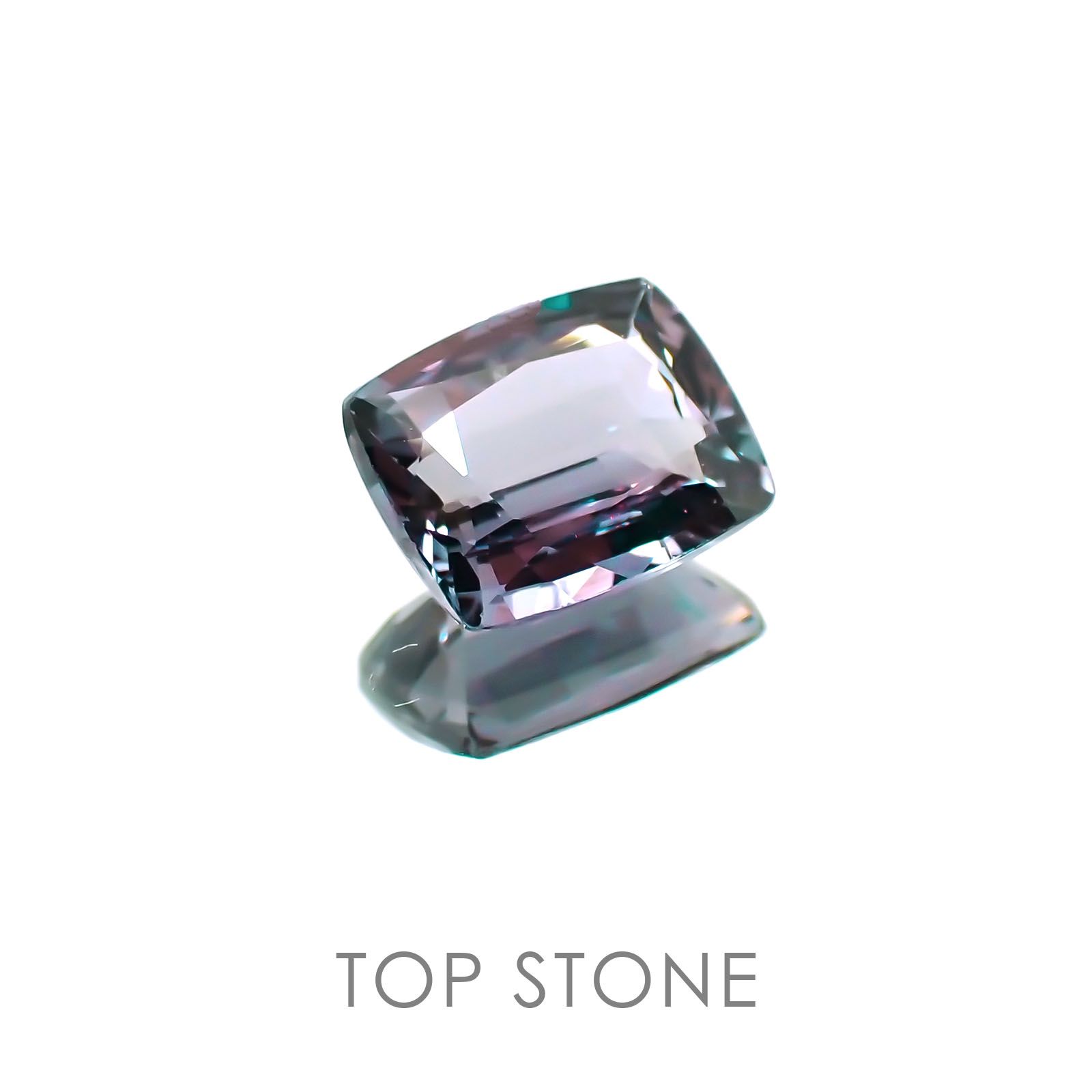 カラーチェンジガーネット(アレキタイプ) マダガスカル・ベキリー産 ルース 0.81ct[210310160]6.1×4.9mm前後