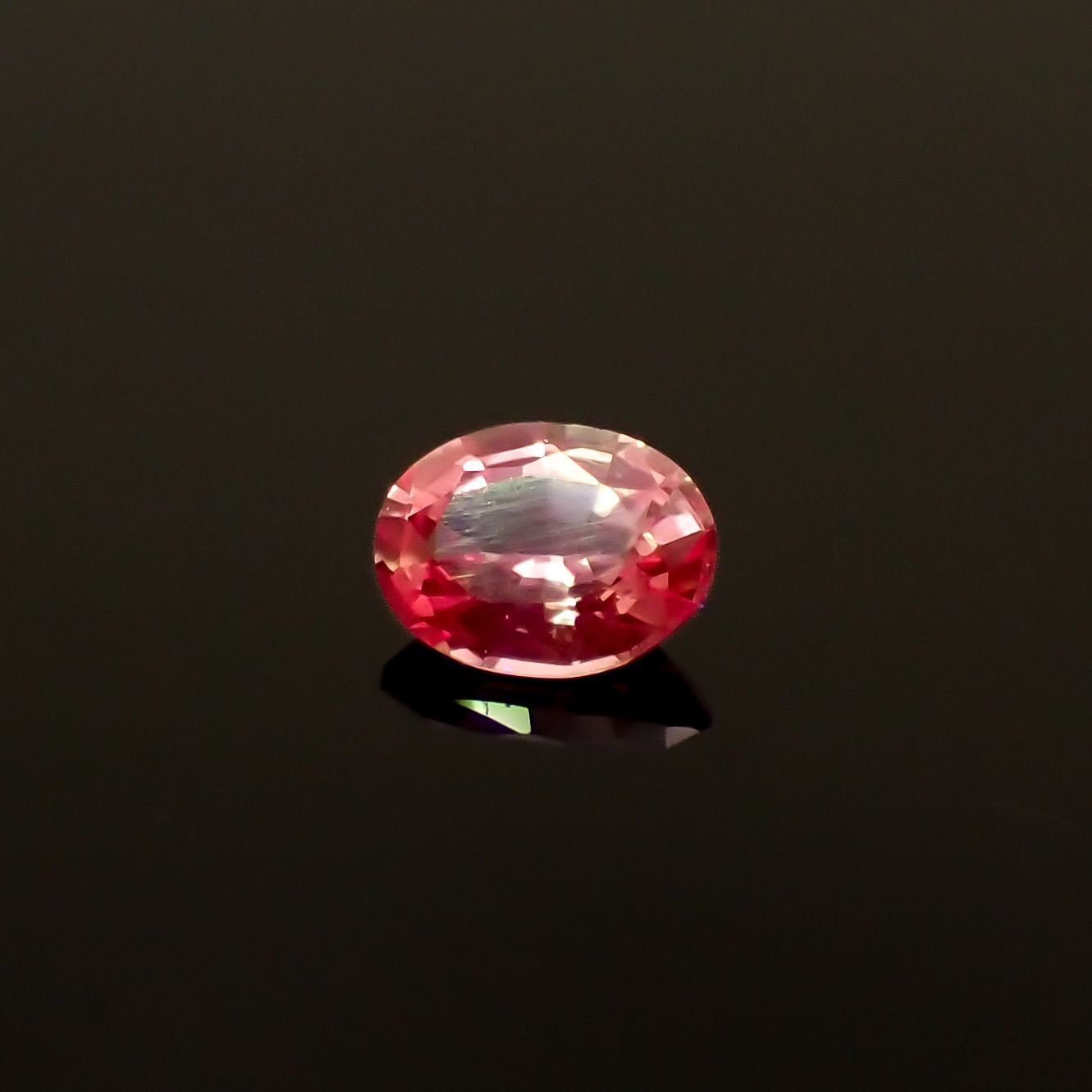 ネオンピンクサファイア スリランカ産 0.21ct[240226296]4x3mm前後