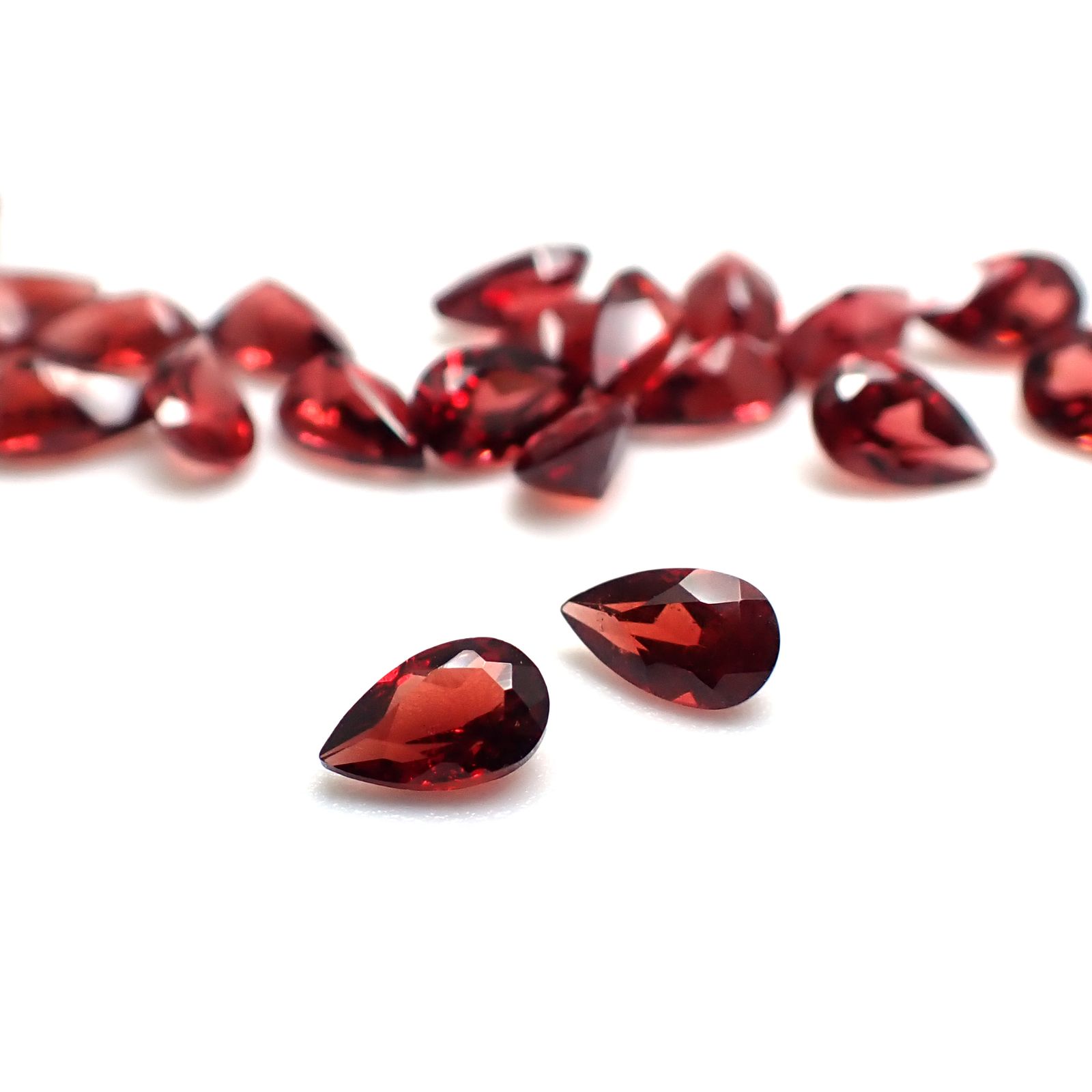 ◇ランダムセレクト◇パイラルスパイトガーネット モザンビーク産 約0.26ct / 5.1x3.1mm前後 [260532223-PAC]