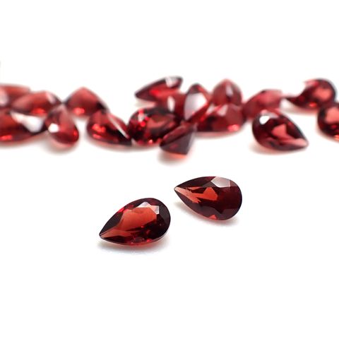 ◇ランダムセレクト◇パイラルスパイトガーネット モザンビーク産 約0.26ct / 5.1x3.1mm前後 [260532223-PAC]