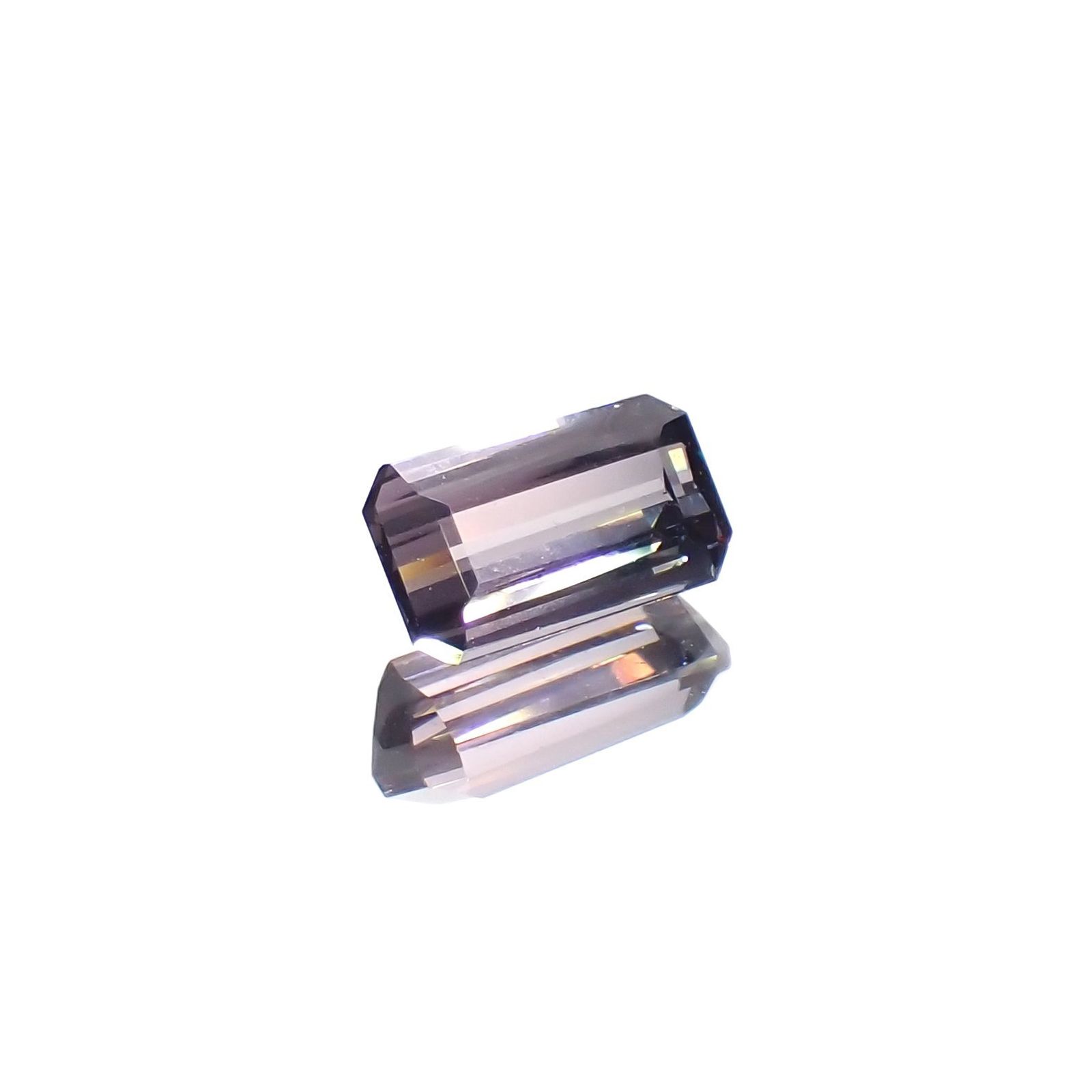バイカラースピネル フルオレッセンス タンザニア/マダガスカル産 0.62ct / 6.1x3.5mm前後 [230722677]