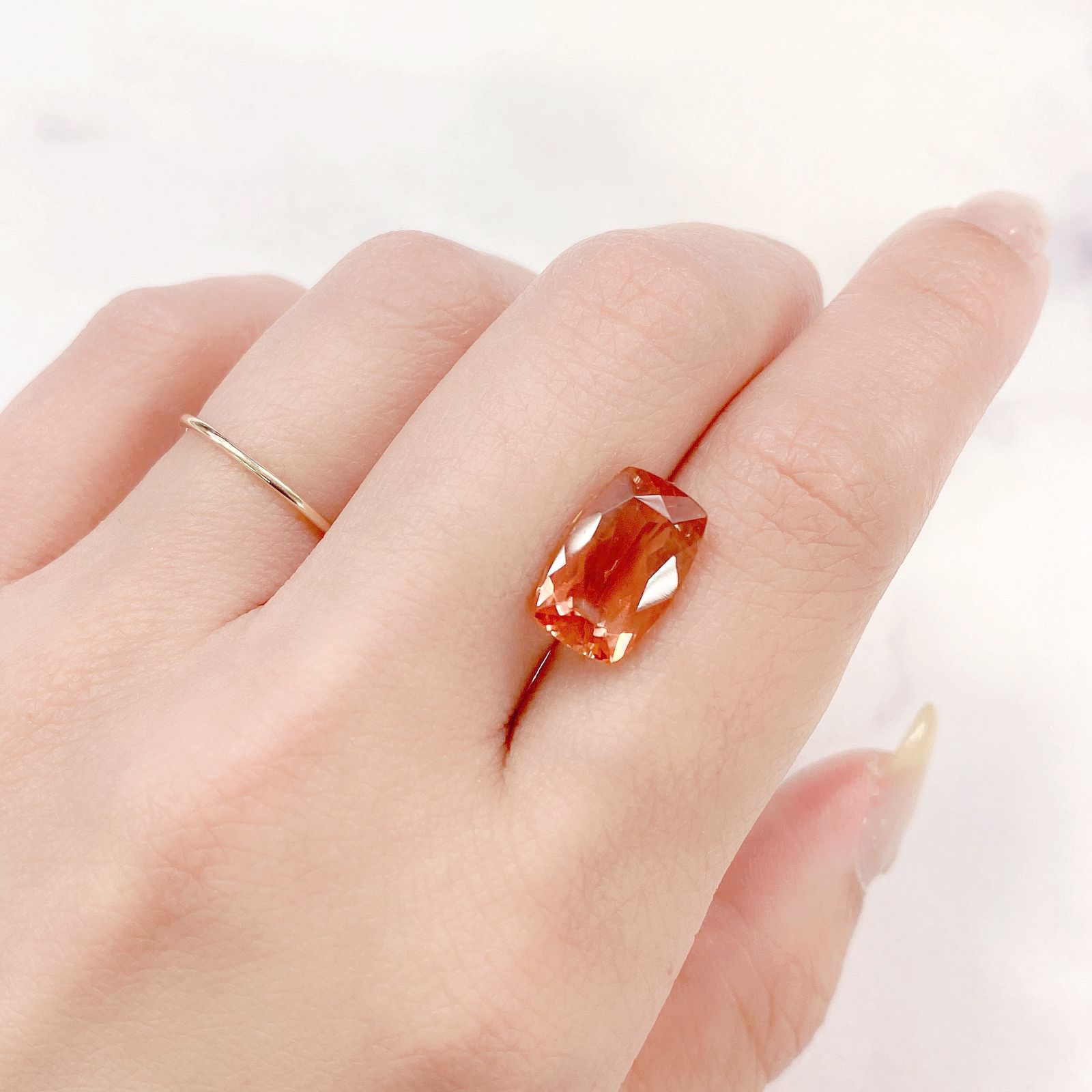 オレゴンサンストーン(宝石名ラブラドライト・サンストーン)アメリカ・オレゴン州産 4.180ct ソ付(彩珠)[230622267]13x8.5mm前後