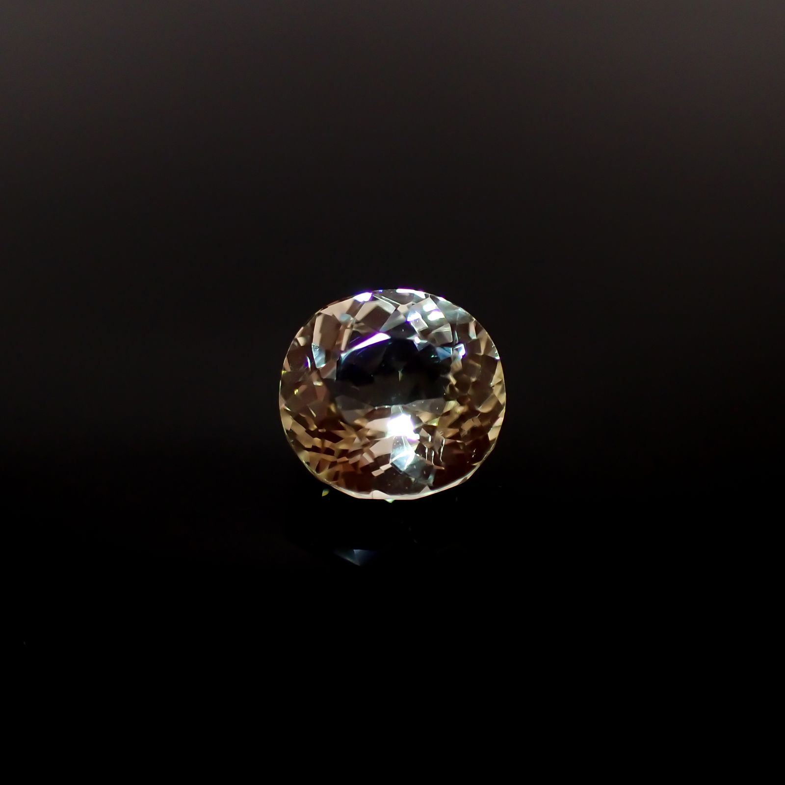イエロースポジュミン(宝石名スポジュミン)アフガニスタン産 6.07ct 識別済[231225004]10.7x10.1mm前後