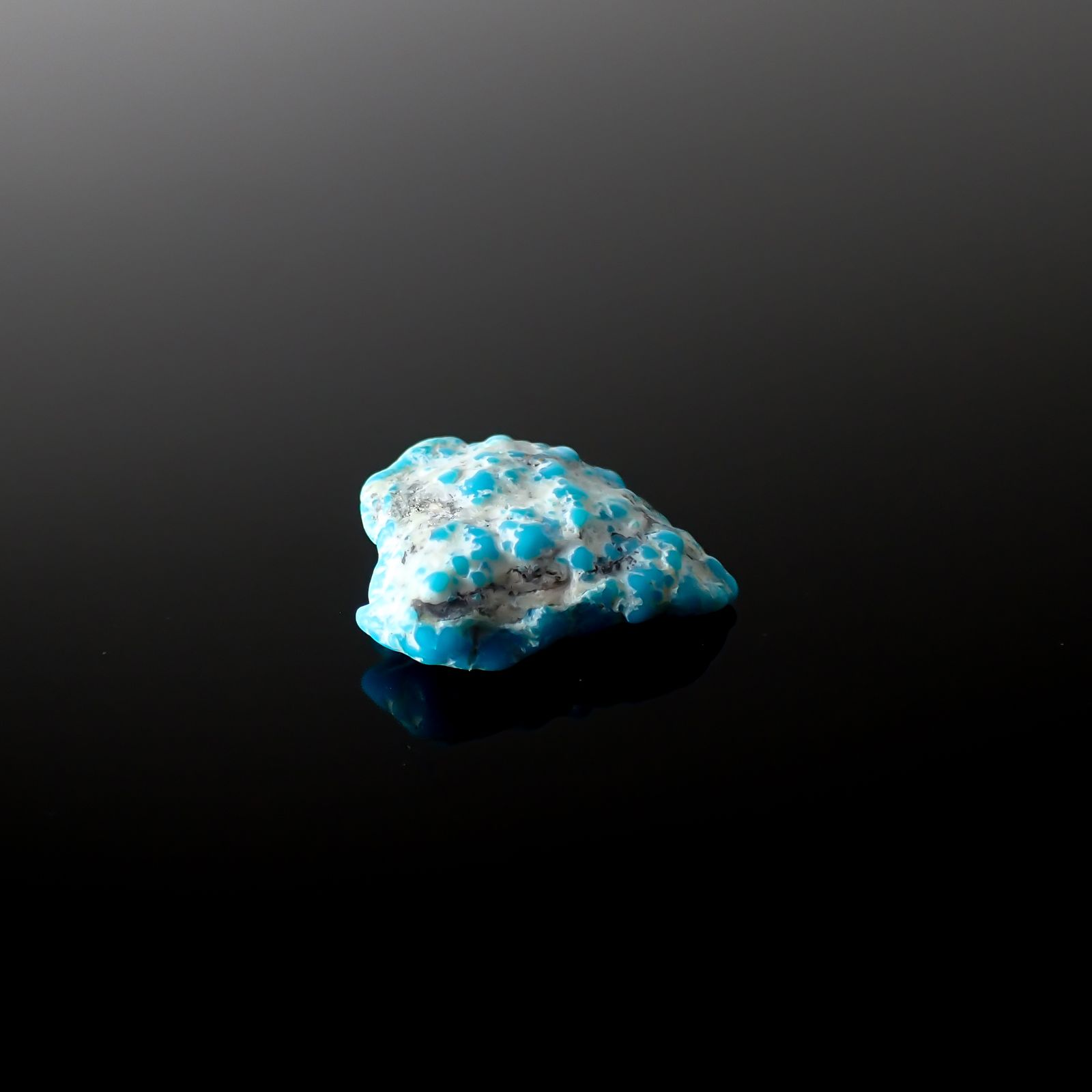 ターコイズ 原石 アメリカ・アリゾナ州キングマン産 7.91ct[240226375]17.9x14.5mm前後
