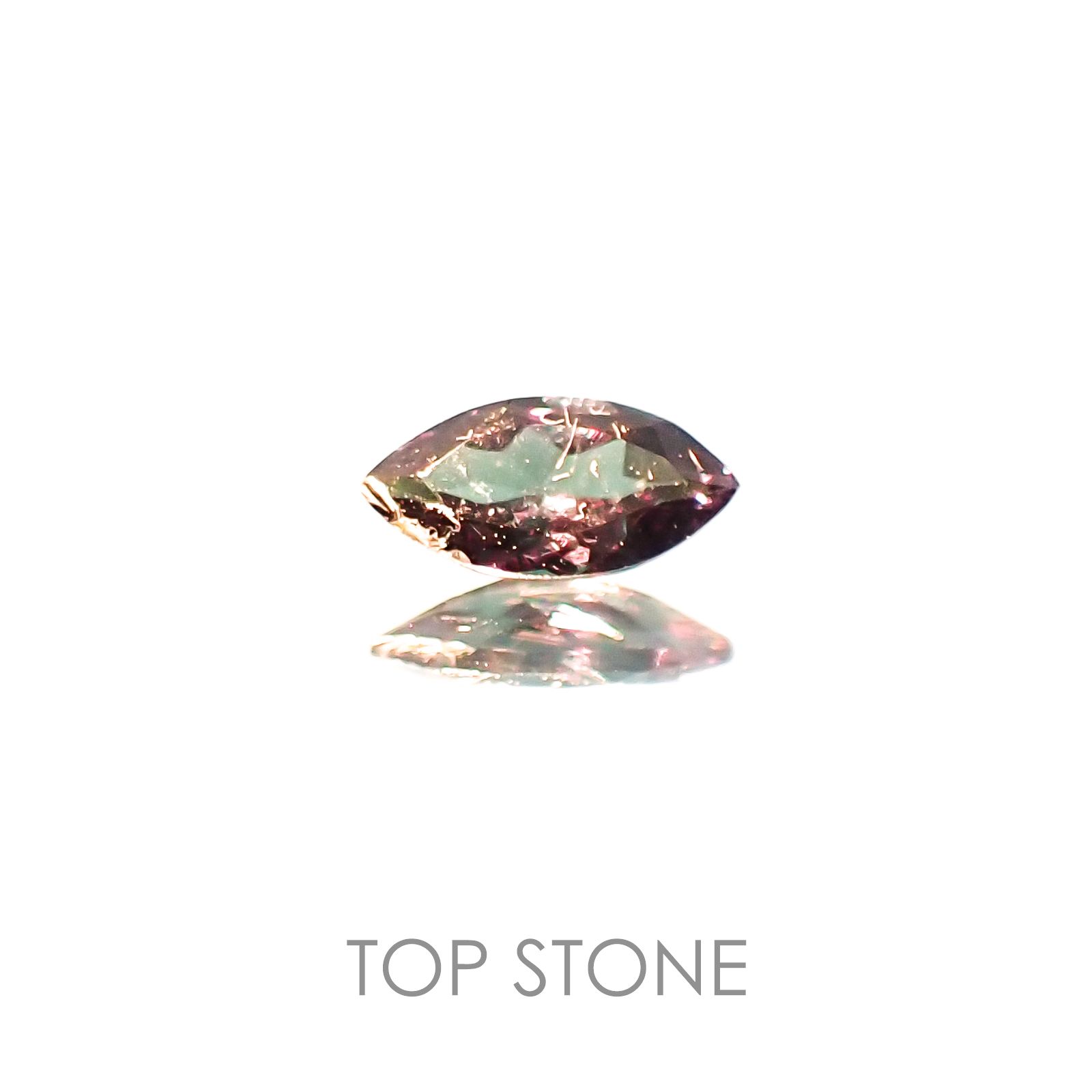 カラーチェンジガーネット(アレキタイプ)(宝石名ガーネット/カラーチェンジタイプ) マダガスカル・ベキリー産 0.24ct 識別済[20106604]5.9×3mm前後