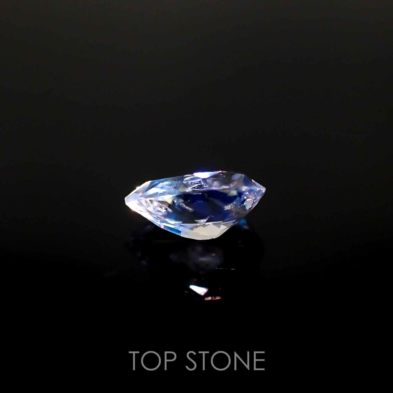レインボームーンストーン(宝石名ラブラドライト)タンザニア産 1.02ct 識別済[220717202]8.5x6.1mm前後