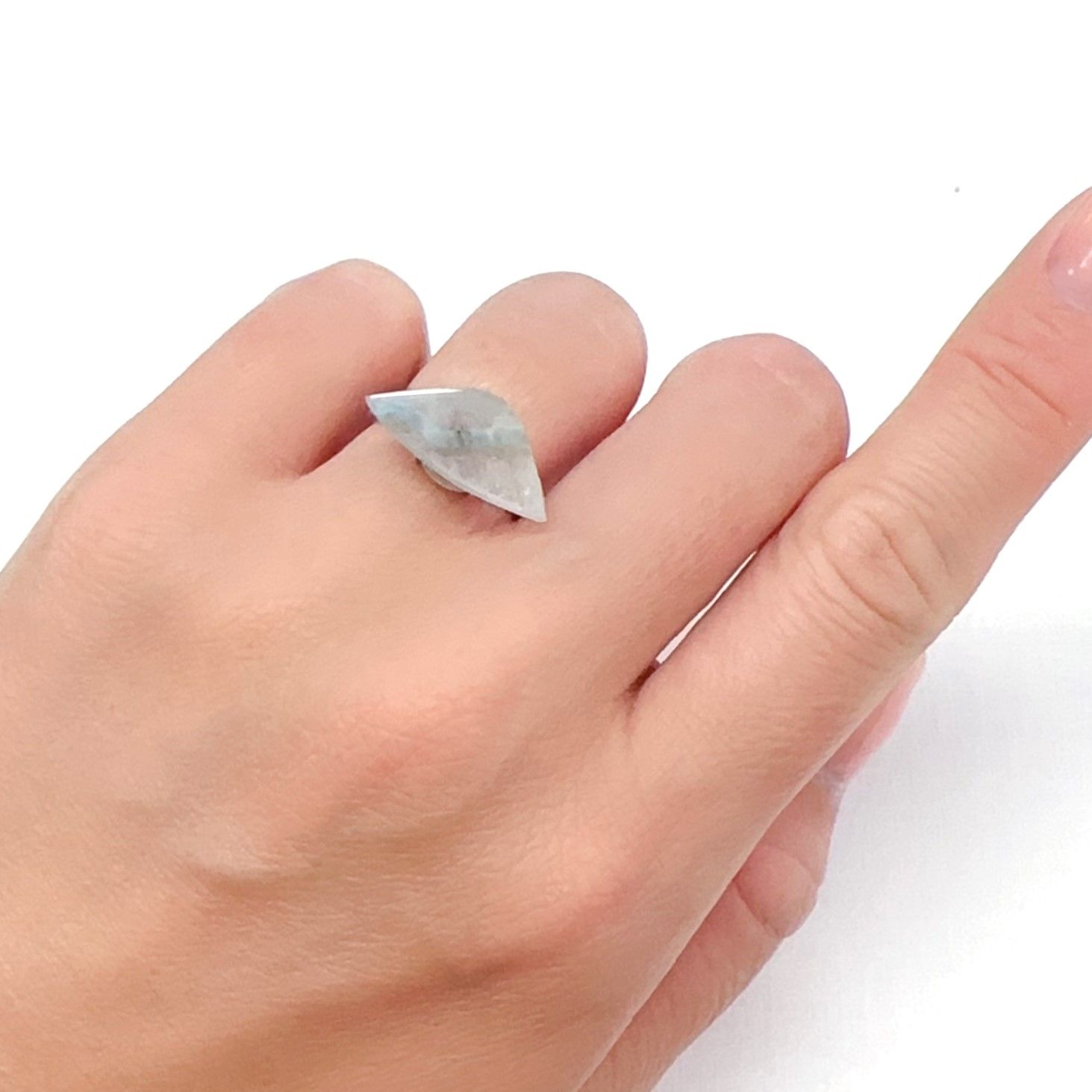 ◇フリーフォーム◇パライバクォーツ ブラジル産 4.32ct[240527409]19.3x8.7mm前後