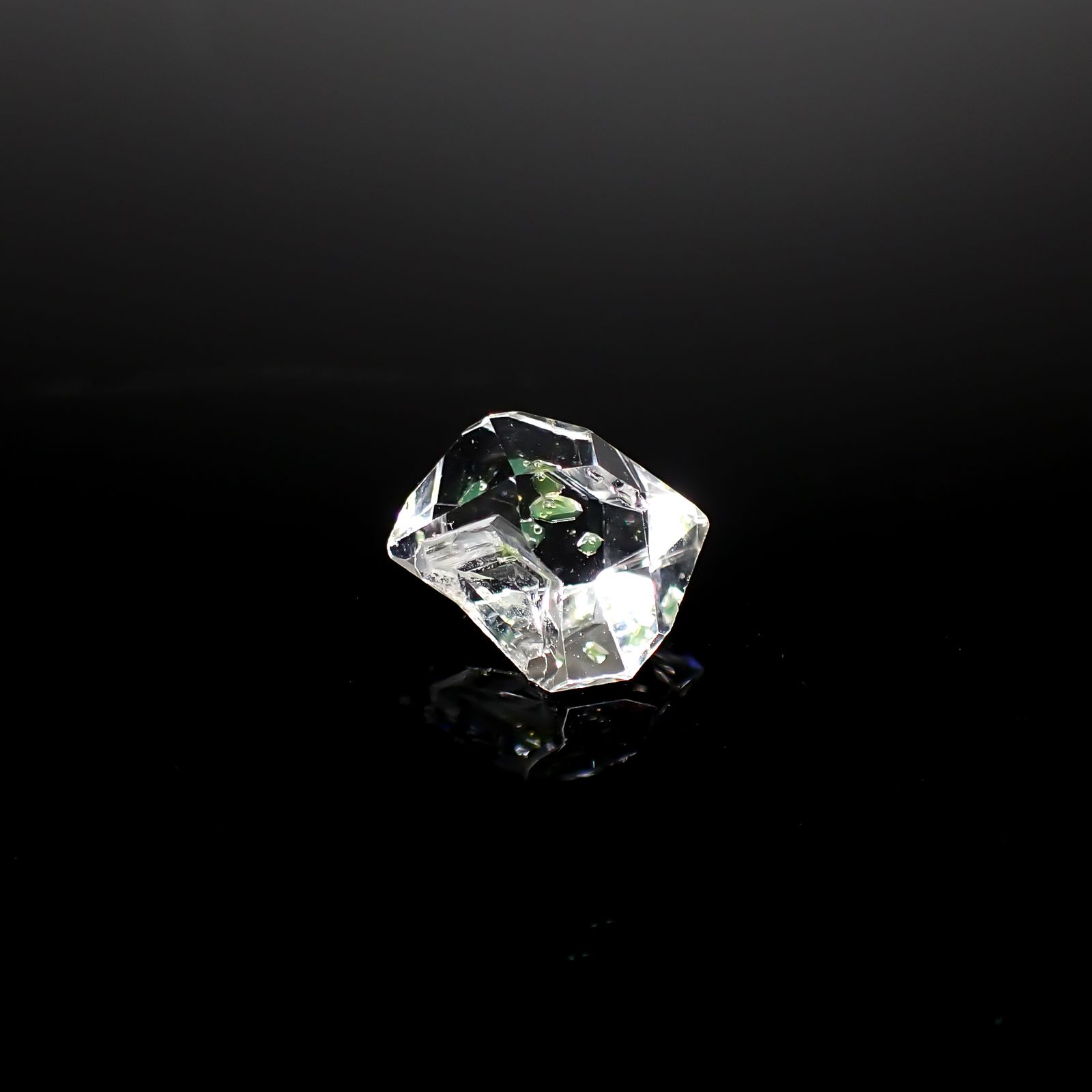 オイルインクォーツ原石 パキスタン産 2.48ct[240828667]10.2x9mm前後
