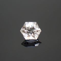 ◇ヘキサゴンカット◇カラーレスジルコン(宝石名ホワイト・ジルコン)スリランカ/カンボジア産 0.87ct 識別済[220114276]4.8x4.7mm前後