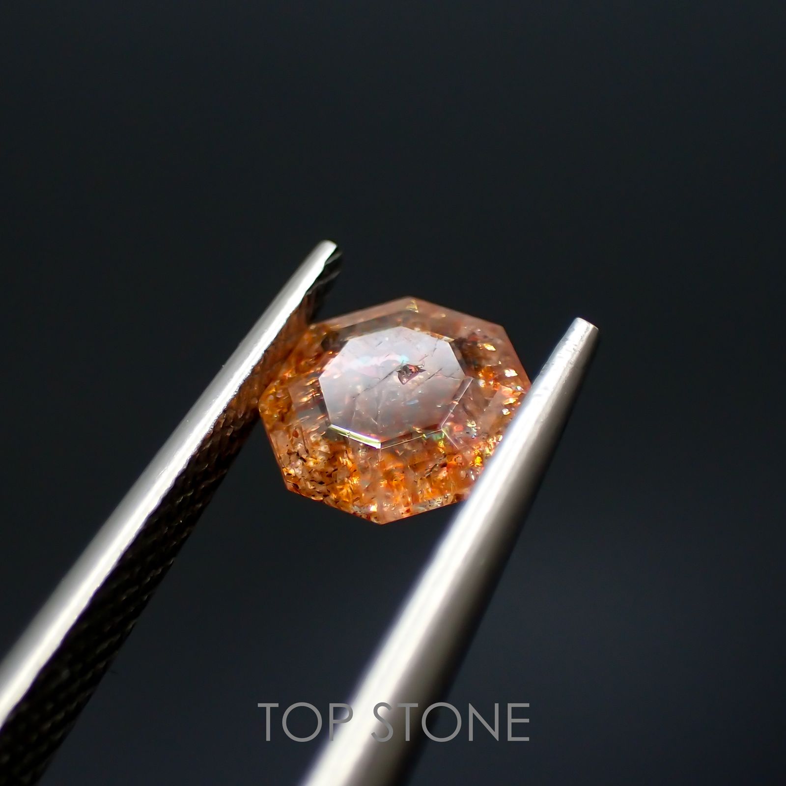 ◇オクタゴンカット◇イリュージョンサンストーン インド産 0.81ct[220115494]6.1x6mm前後