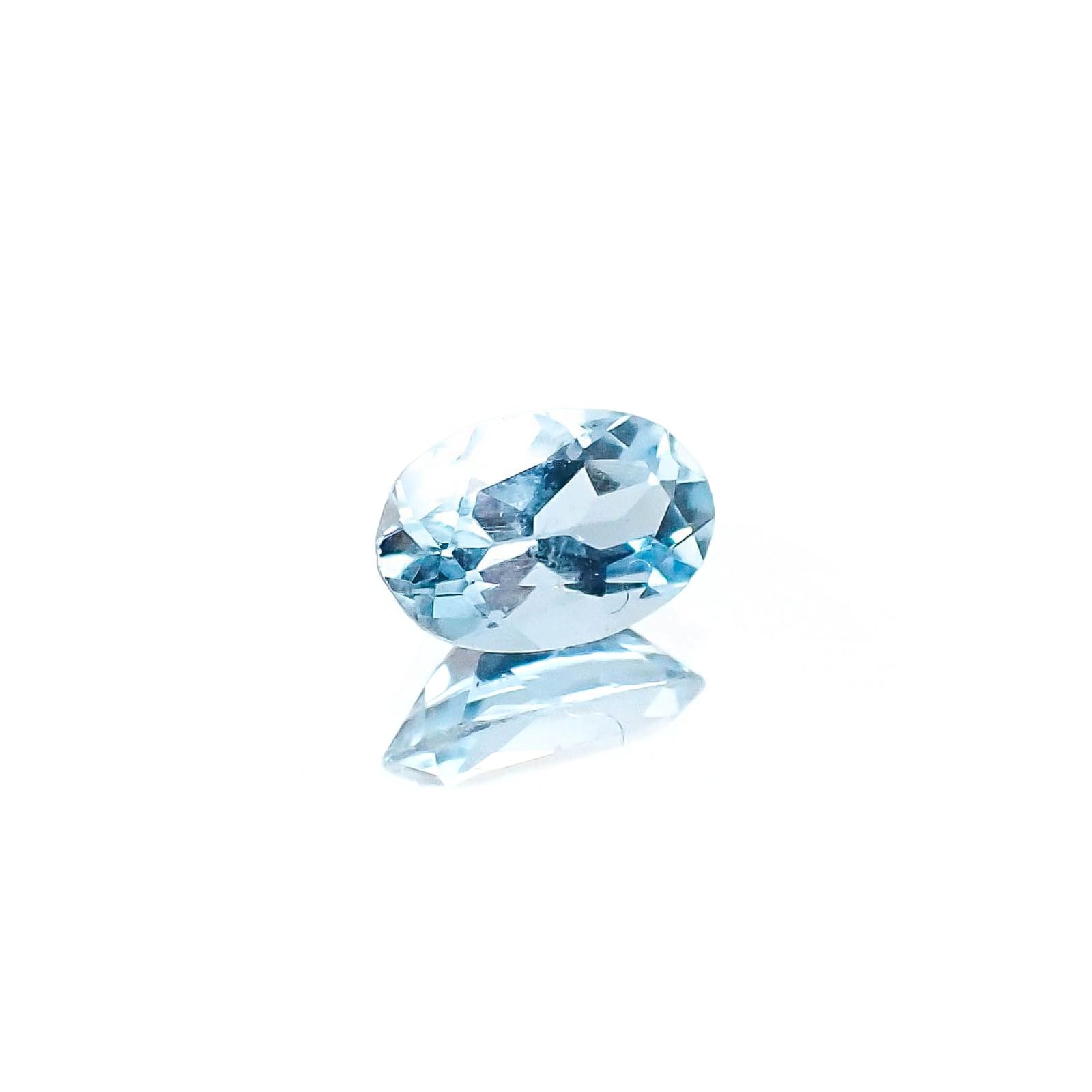 アクアマリン サンタマリアカラー(宝石名アクアマリン)モザンビーク産 識別済 0.37ct / 6.1x4mm前後 [260617251]