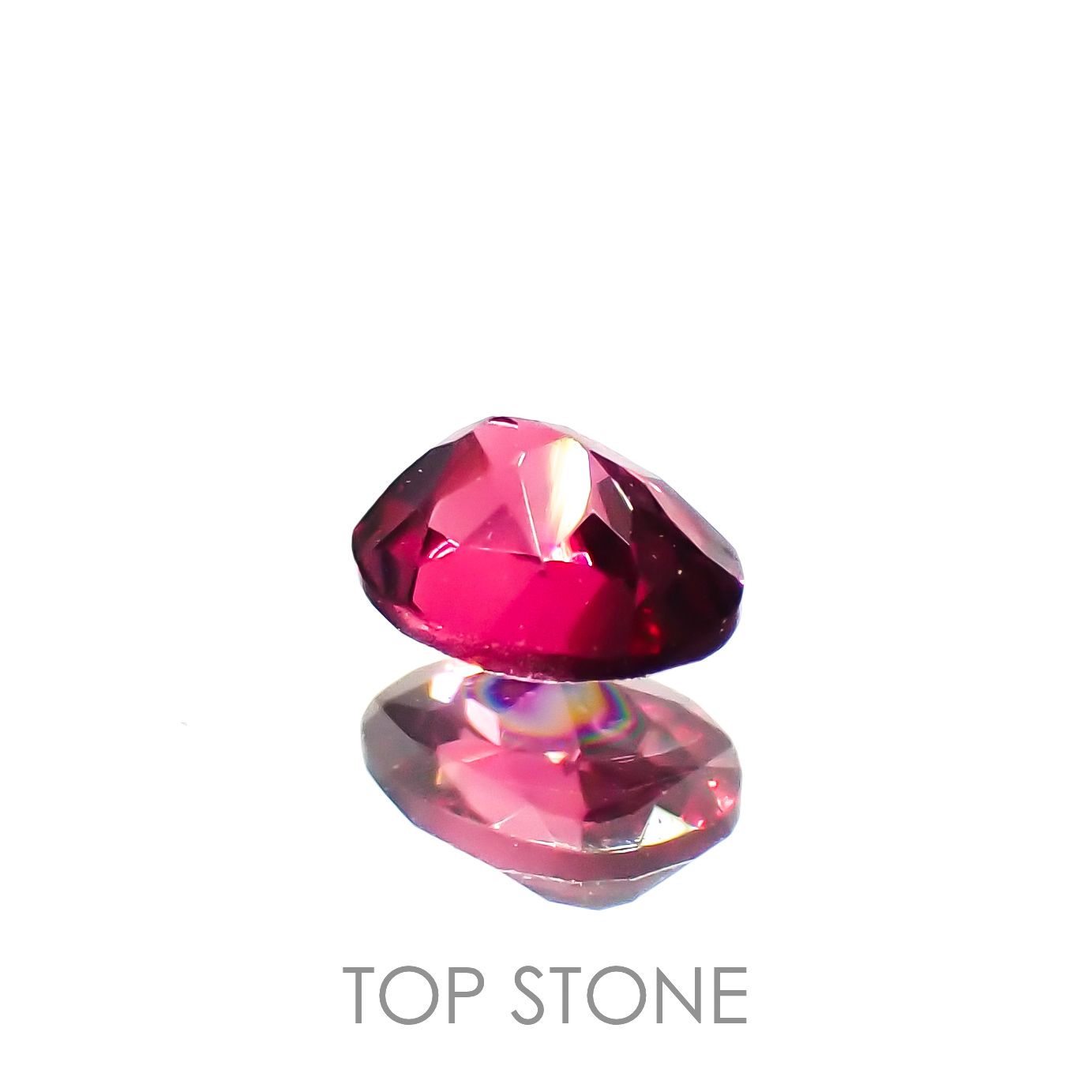 レッドスピネル ビルマ/マダガスカル産 0.18ct[230220553]3.8x2.9mm前後