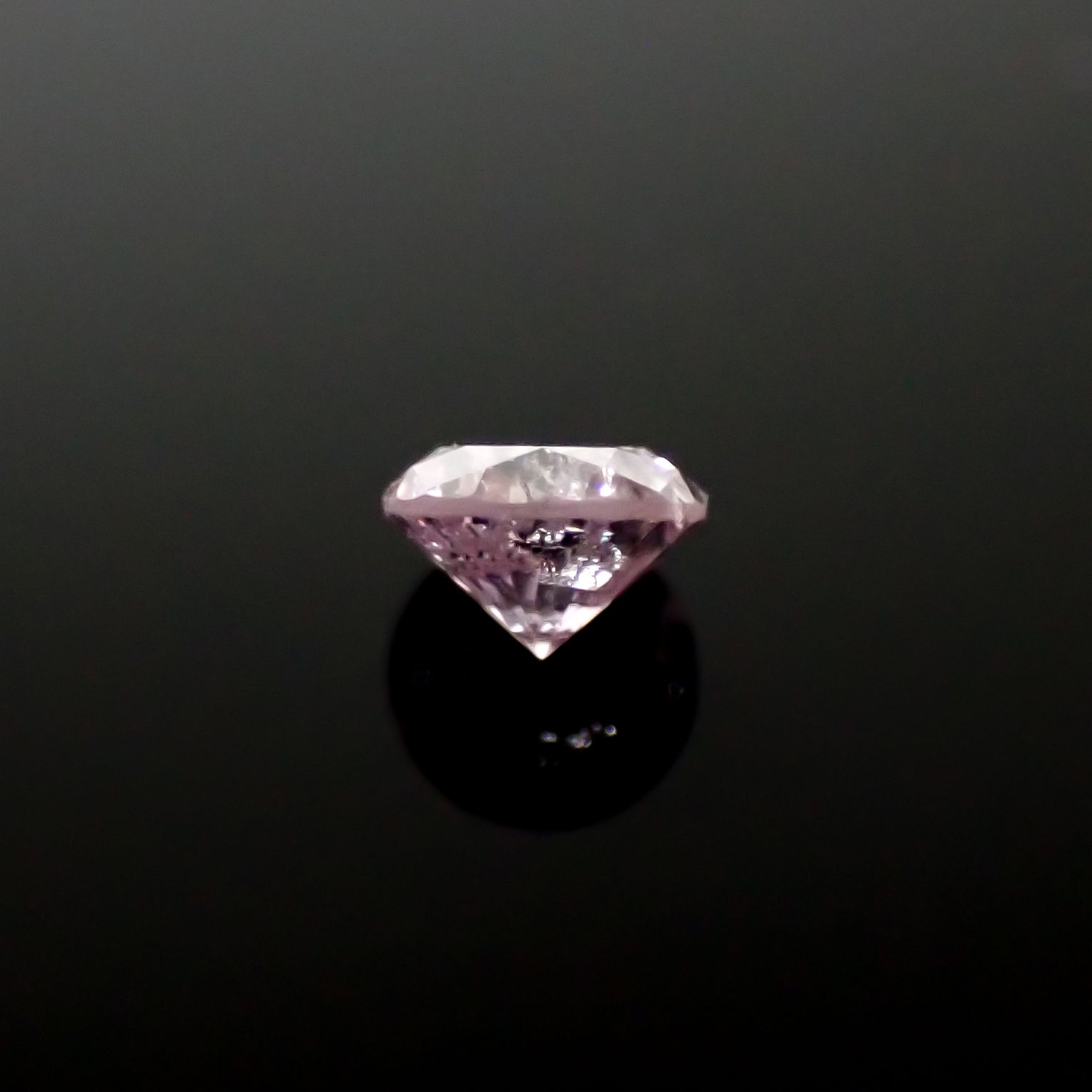 ピンクダイヤモンド(宝石名ダイアモンド I-1/FANCY LIGHT PINK) 0.130ct ソ付(CGL)[240928976]3.09x3.12mm前後