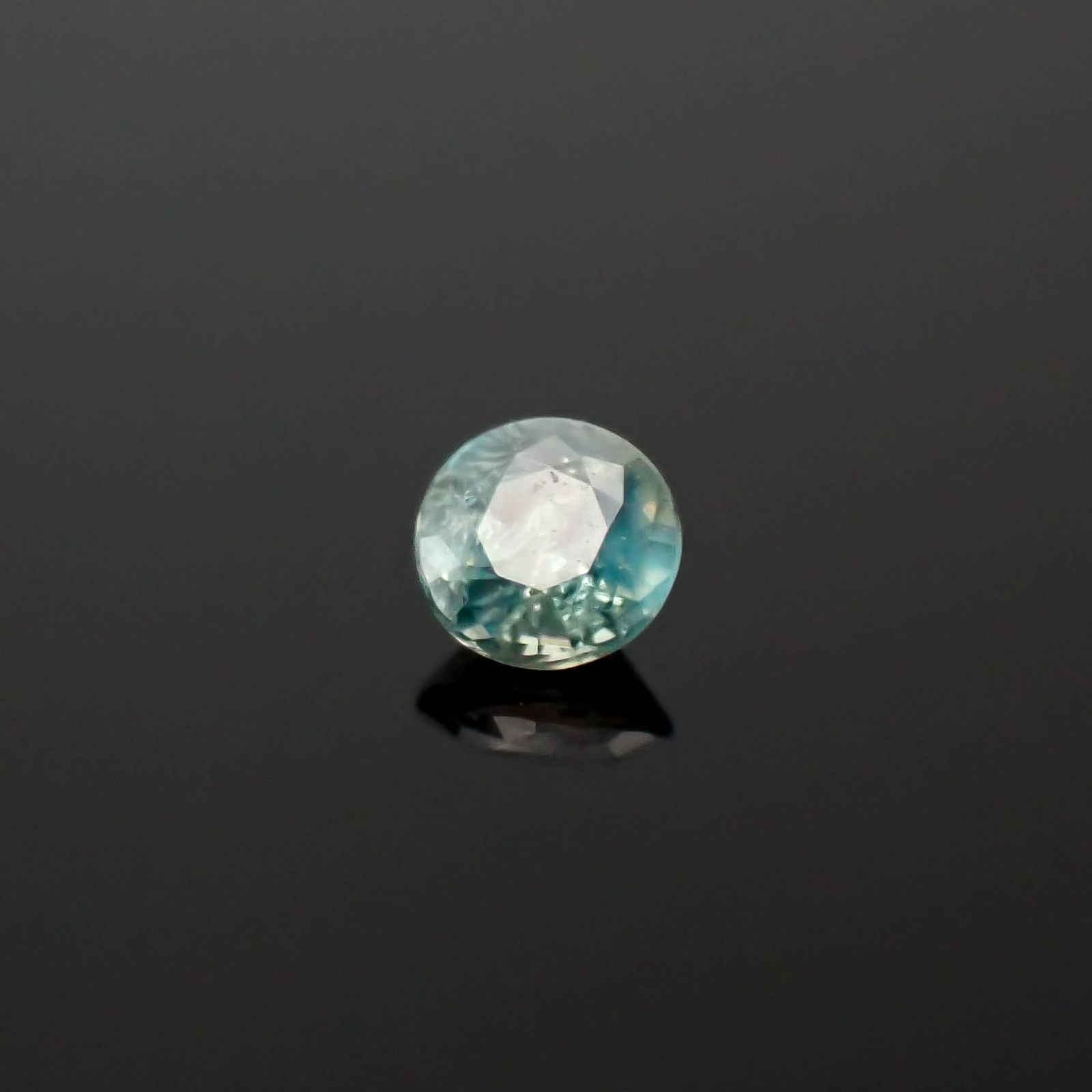 アレキサンドライト ブラジル産/EmeraldMains社製 0.052ct[240527622]2.4x2.4mm前後