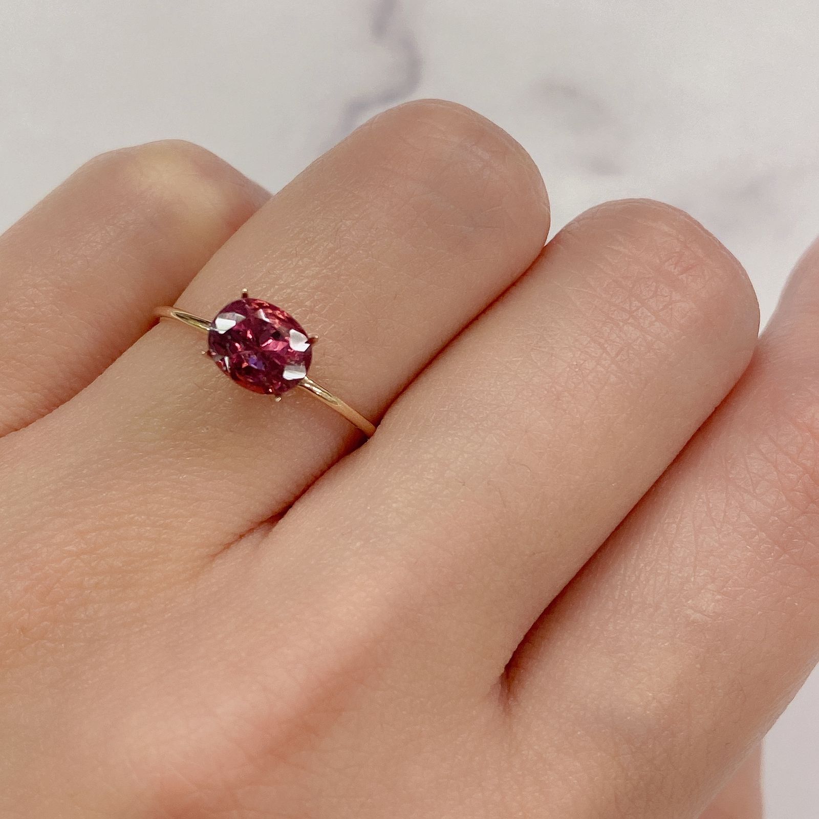 カラーシフト マラヤガーネット(宝石名ガーネット) タンザニア産 1.43ct 識別済[210711881]6.9×5.6mm前後