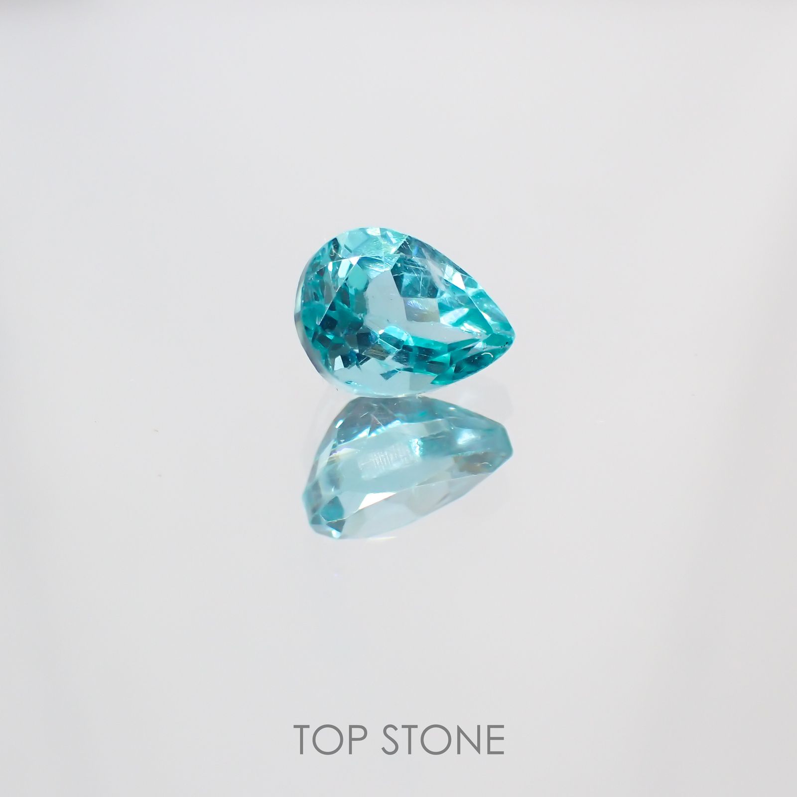 アパタイト(宝石名アパタイト) マダガスカル産 0.88ct 識別済[211013525]6.6×5mm前後