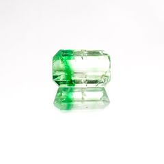 バイカラーツァボライト(宝石名グリーン グロッシュラー・ガーネット)タンザニア産 1.00ct 識別済[231124259]6.6x4.3mm前後