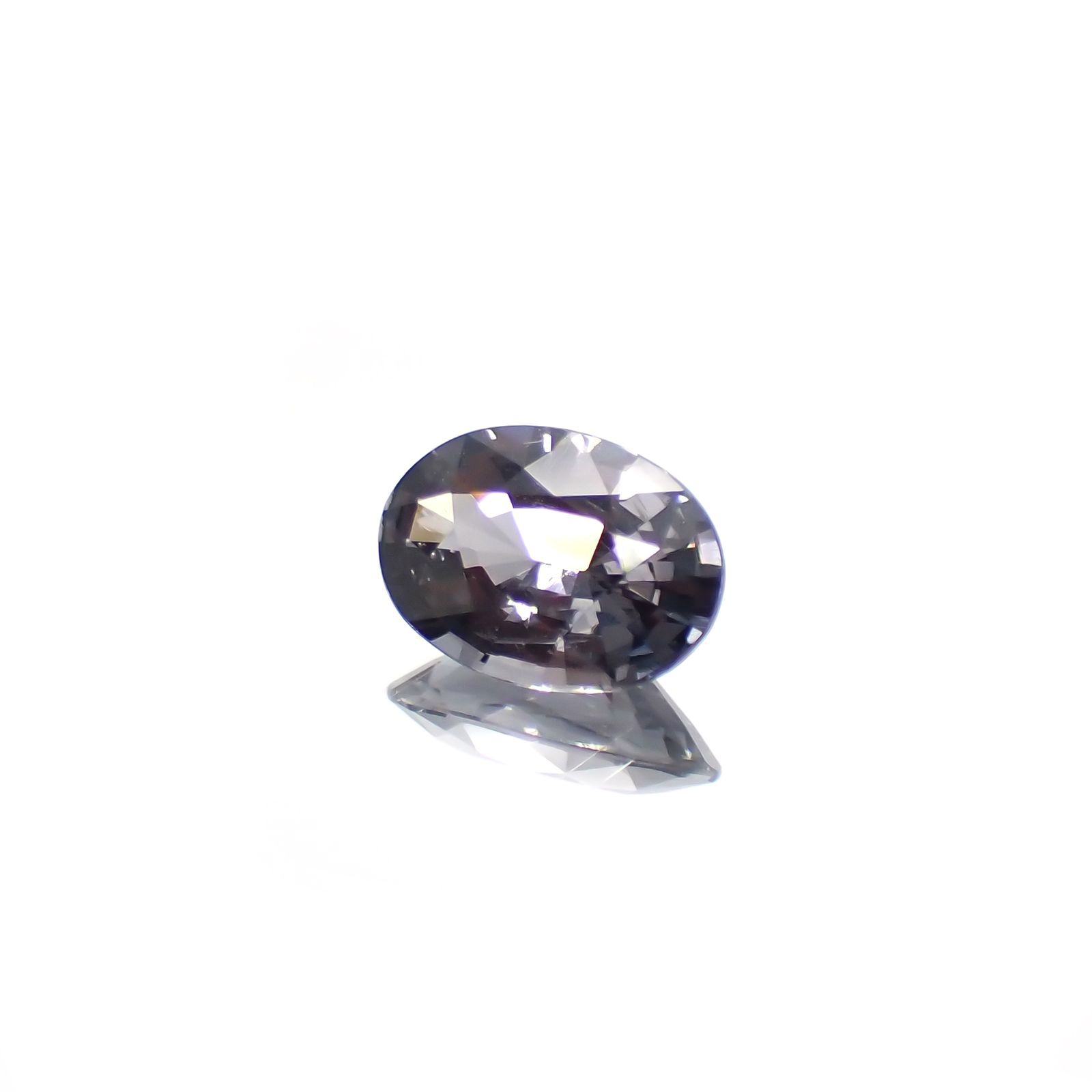 プラチナスピネル(宝石名スピネル) ビルマ産 0.779ct ソ付(彩珠)[210611372]7.1×5mm前後