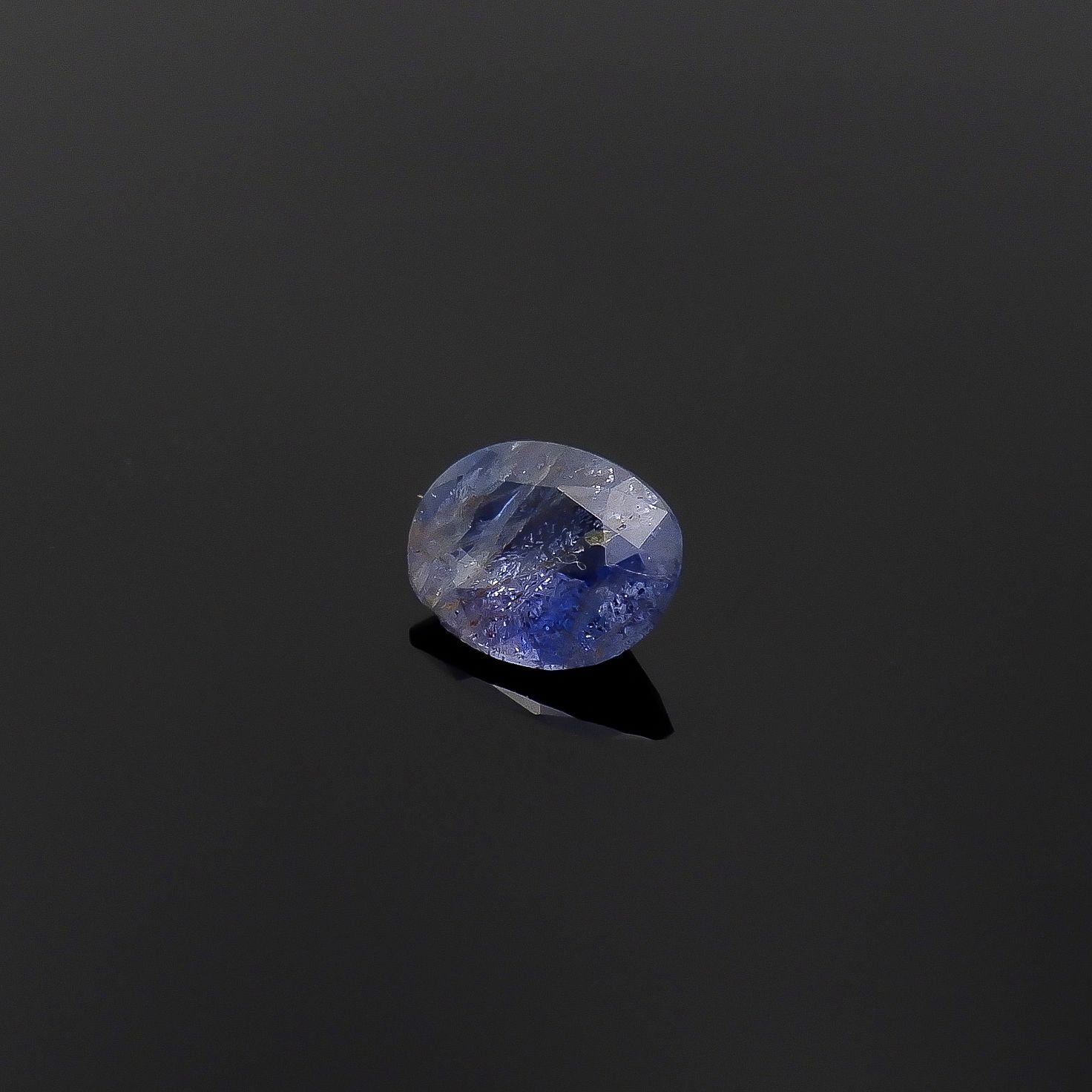 ジェレメジェバイト(宝石名エレメージェバイト)ナミビア産 ソ付(彩珠) 0.395ct / 5.7x4.3mm前後 [230823129]