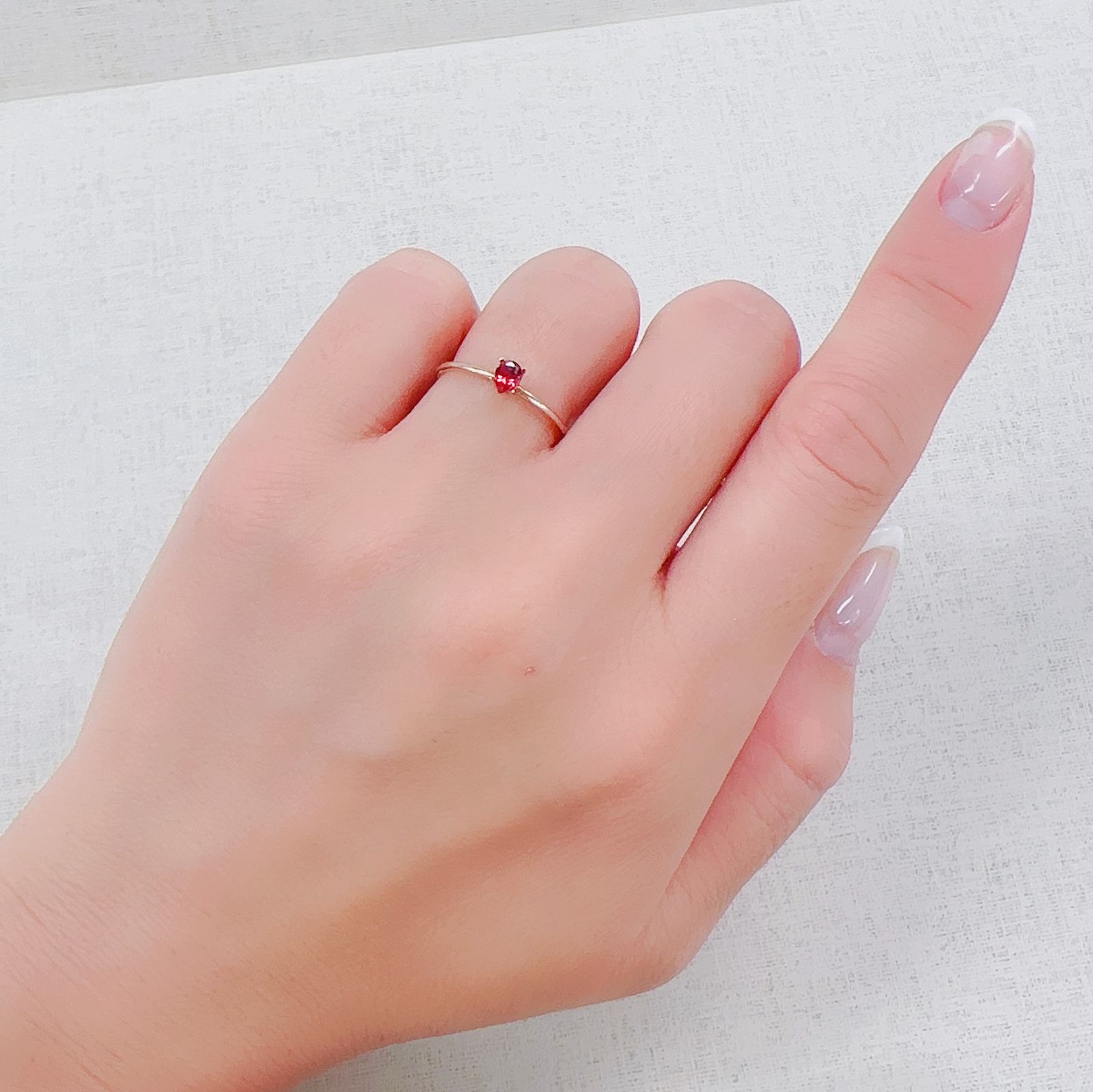 レッドスピネル(宝石名スピネル)タンザニア産 0.20ct 識別済[230522107]4.1x3.1mm前後