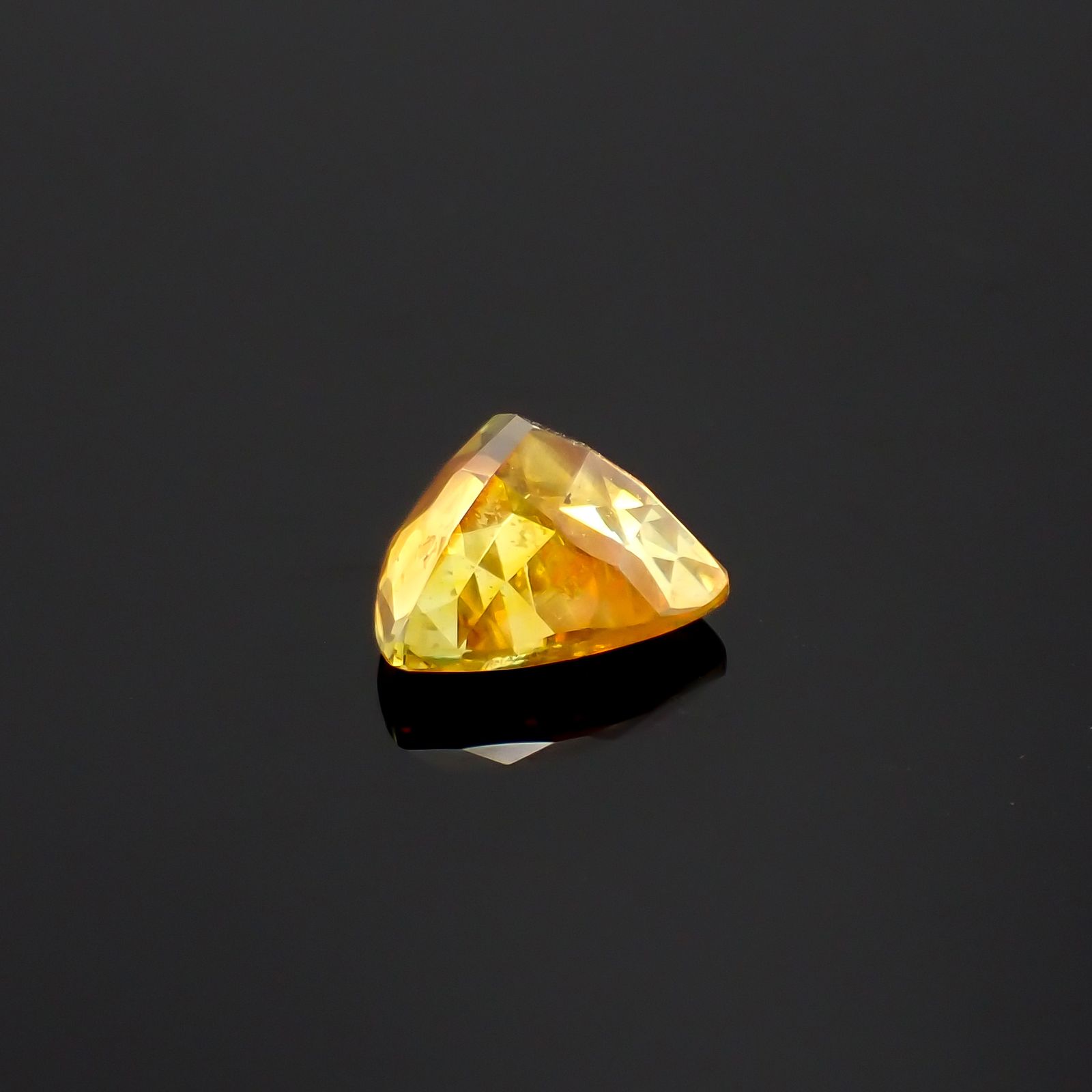 スファレライト(宝石名スファレライト)スペイン産 2.95ct 識別済[231023874]8.5x8.7mm前後