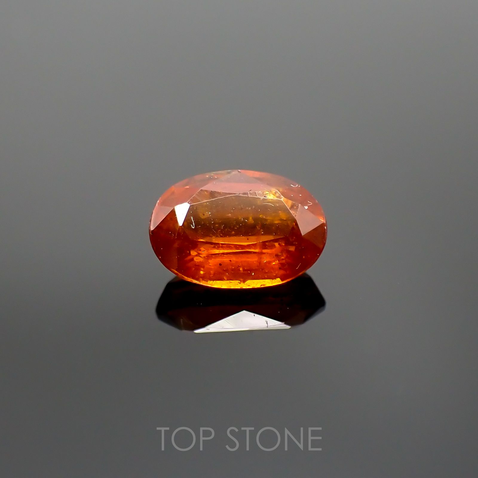 オレンジカイヤナイト(宝石名カイヤナイト) ネパール産 0.95ct 識別済[210812448]7×4.8mm前後