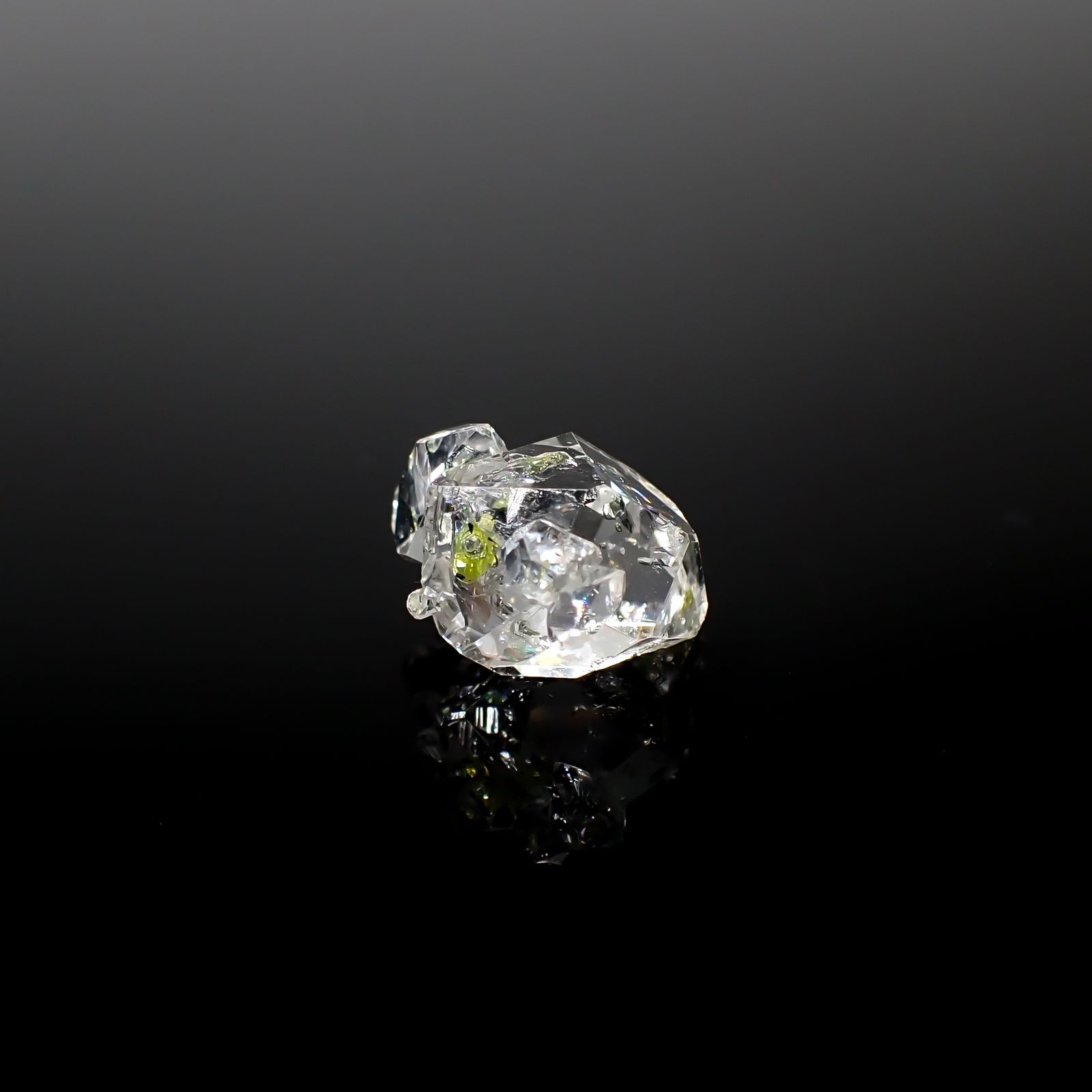オイルインクォーツ原石 パキスタン産 3.16ct[240828664]10.6x8.6mm前後