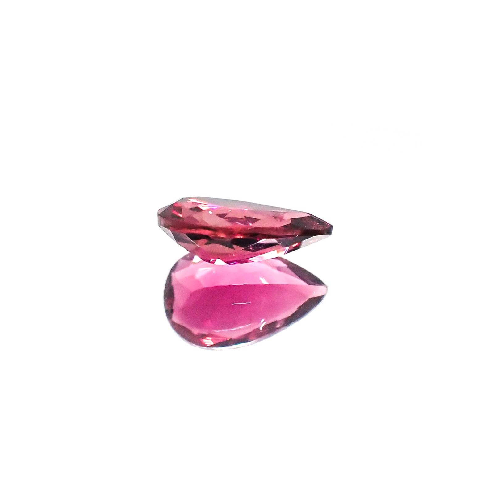 パープルトルマリン(宝石名パープル・トルマリン)ブラジル産 識別済 0.70ct / 7.8x5.1mm前後 [260323893]