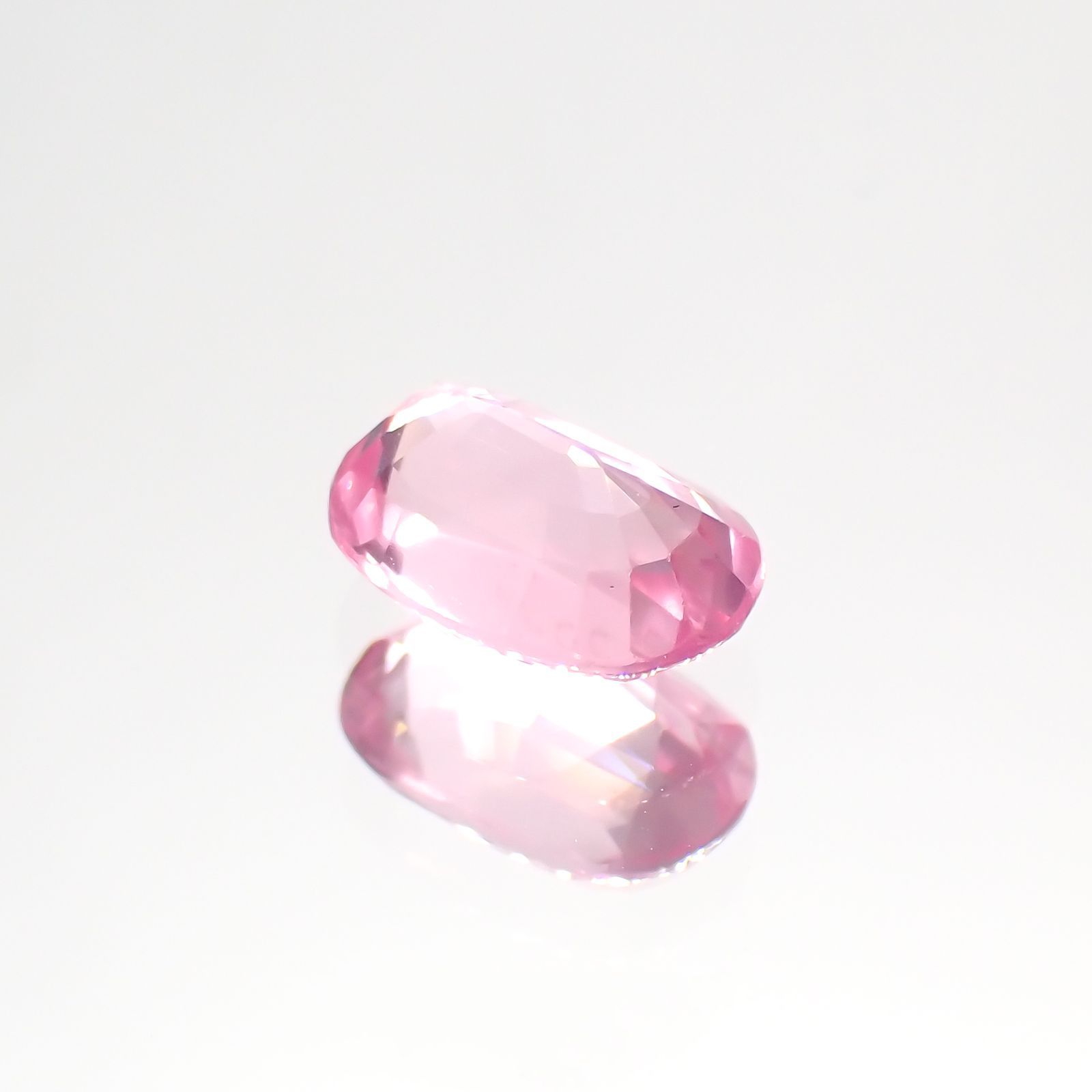 ピンクスピネル(宝石名ピンク・スピネル)タンザニア産 1.248ct ソ付(彩珠)[231124092]7.6x5.2mm前後