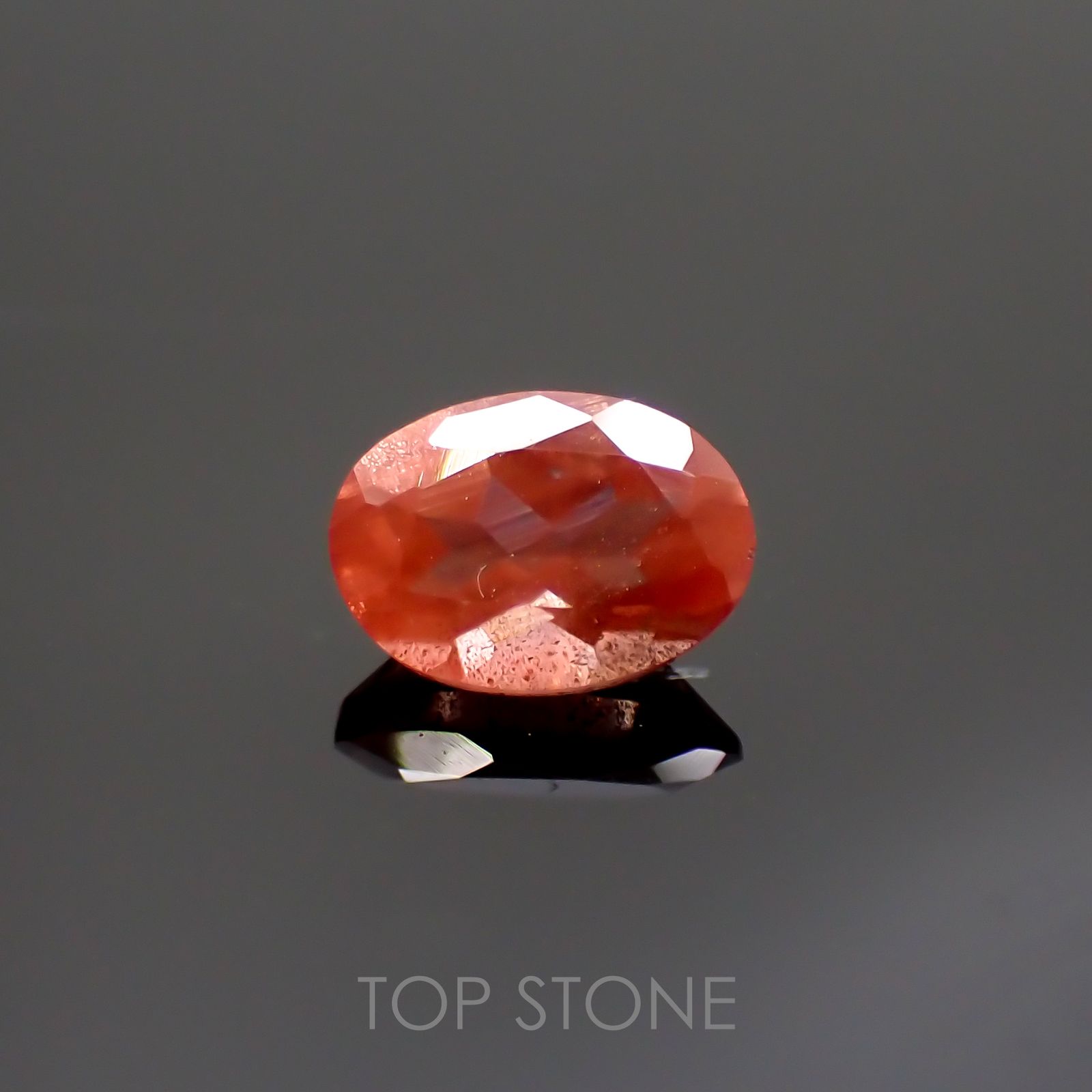 オレゴンサンストーン(宝石名ラブラドライト) アメリカ・オレゴン州産 0.67ct 識別済[20073599]6.9×5mm前後